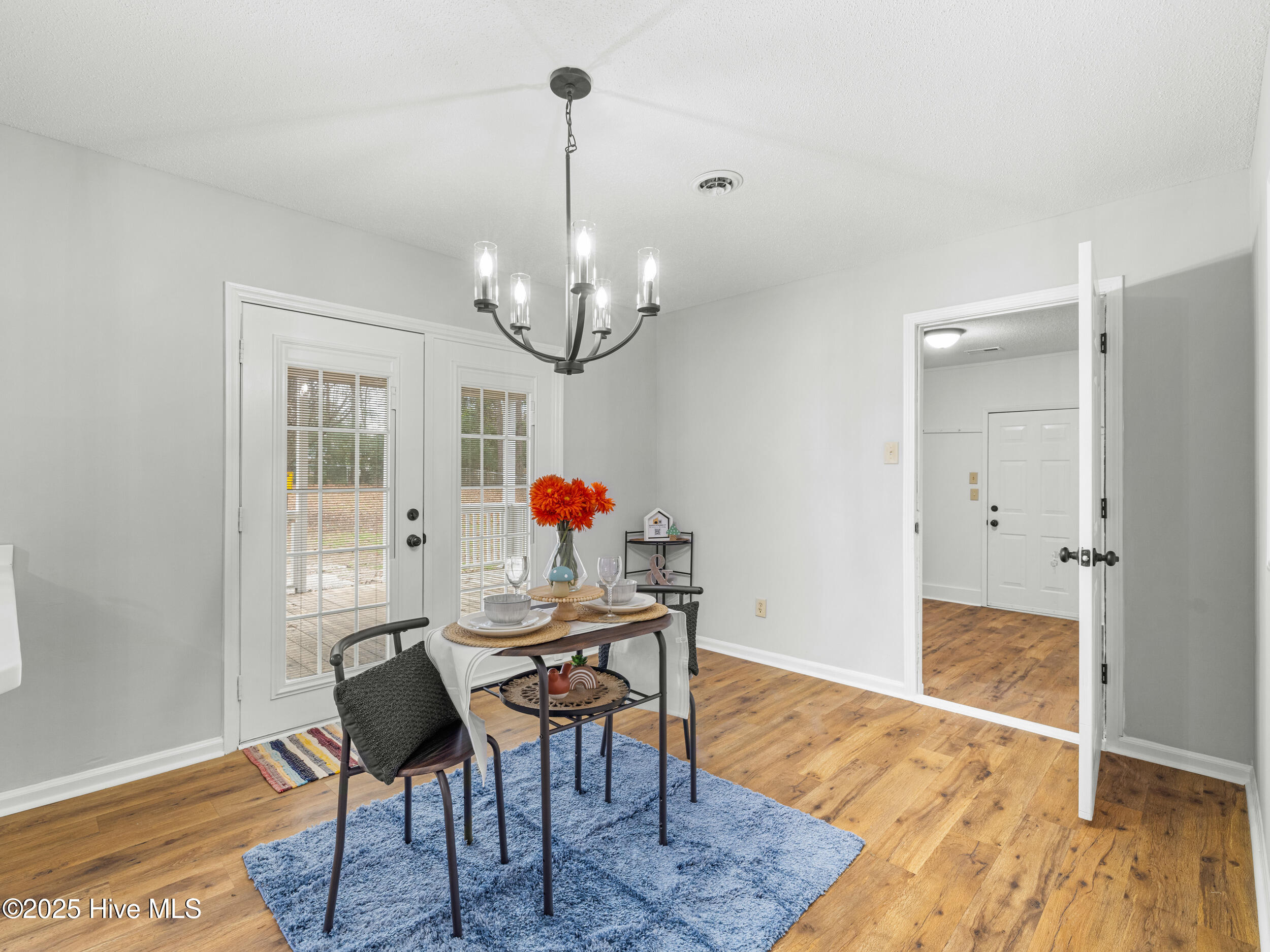 100546009 | Photo 21