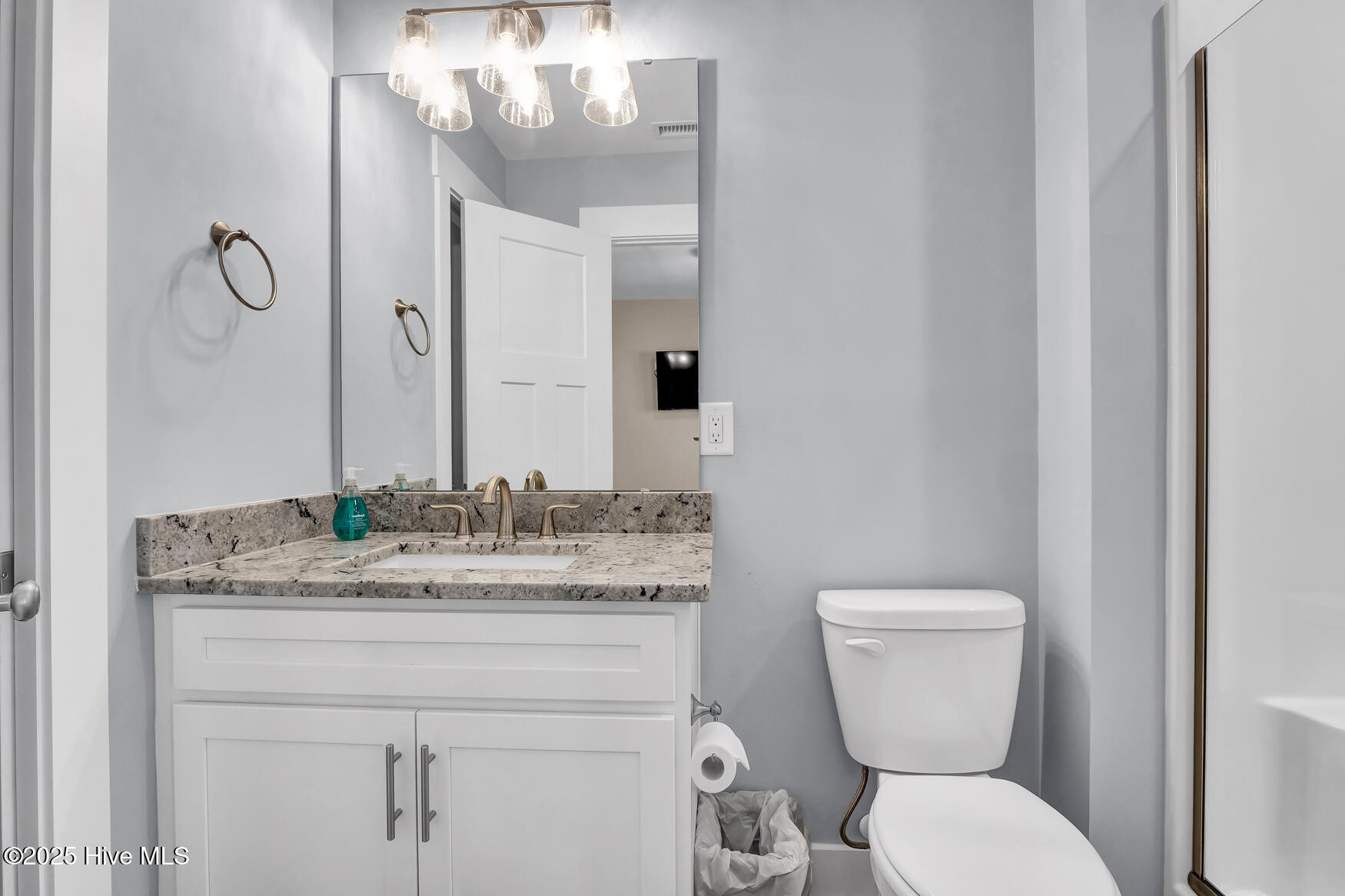 100544154 | Photo 61