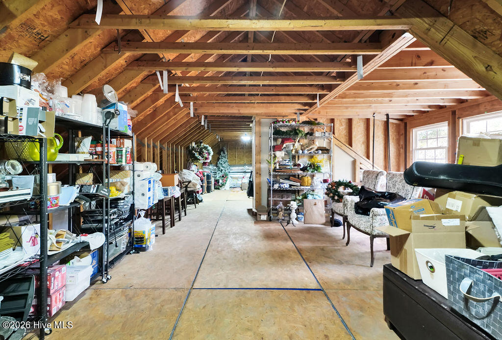 100560144 | Photo 25