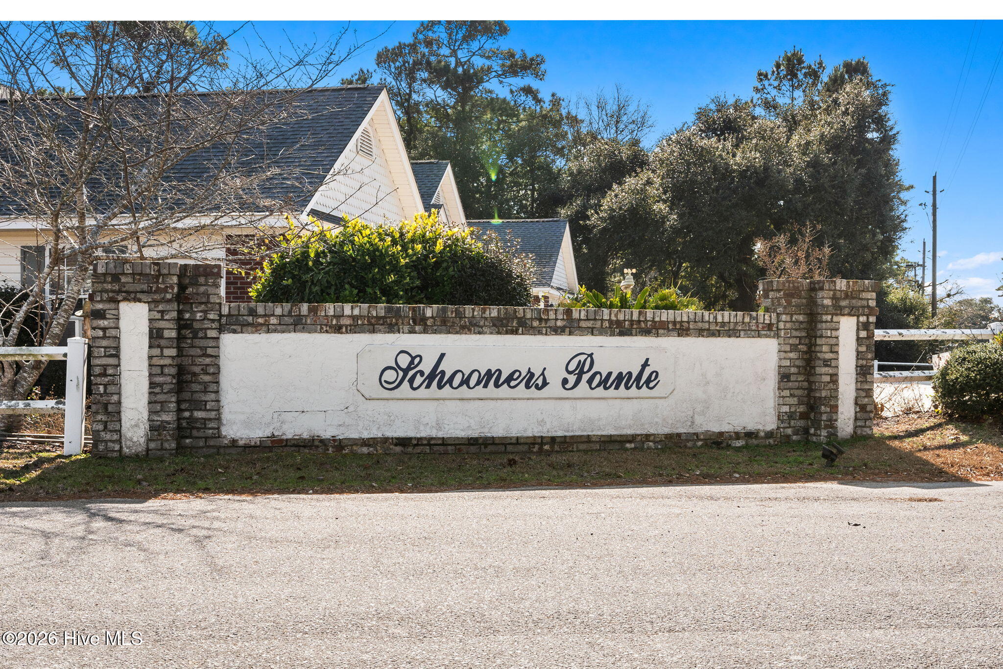 100548707 | Photo 53