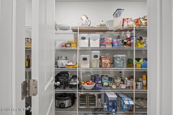 100561159 | Photo 33