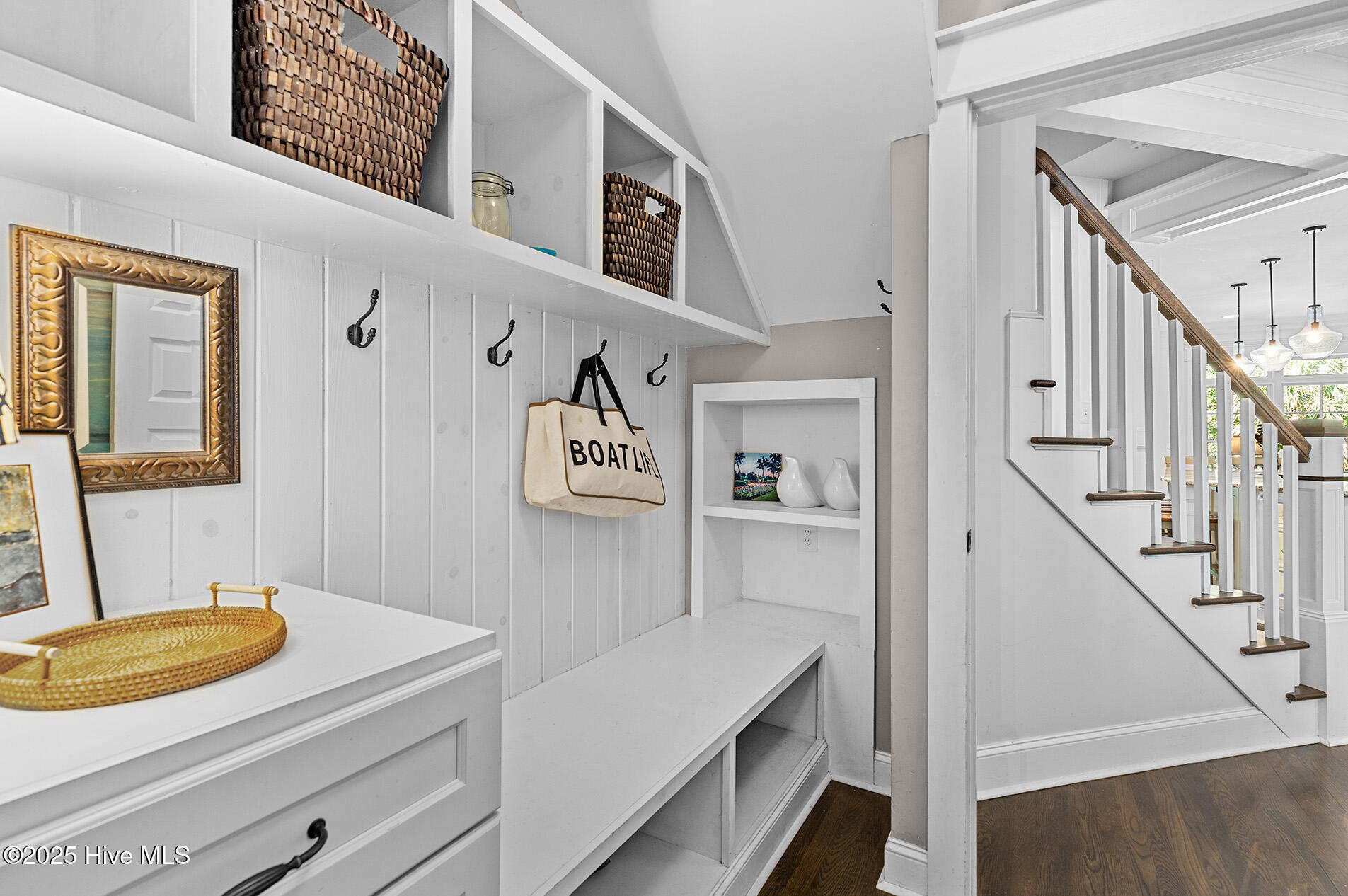 100541349 | Photo 23