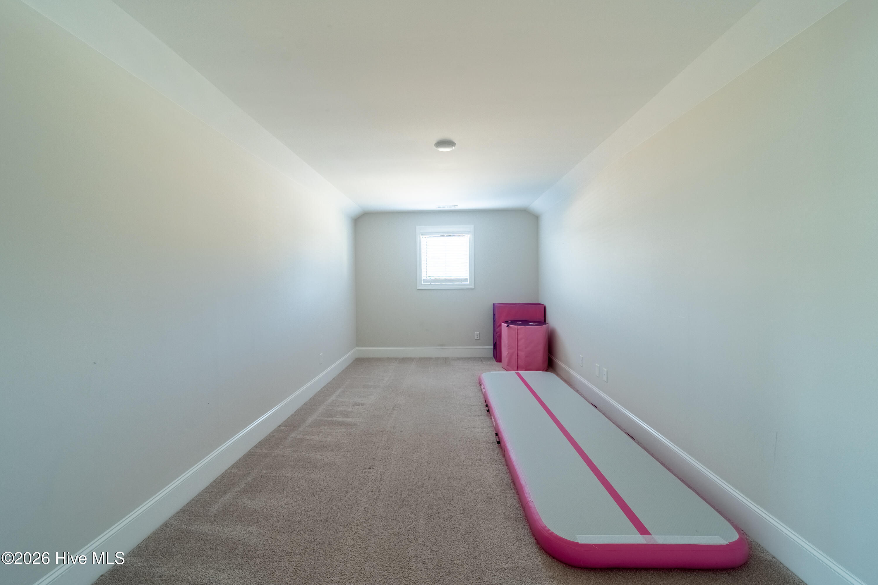 100549108 | Photo 44