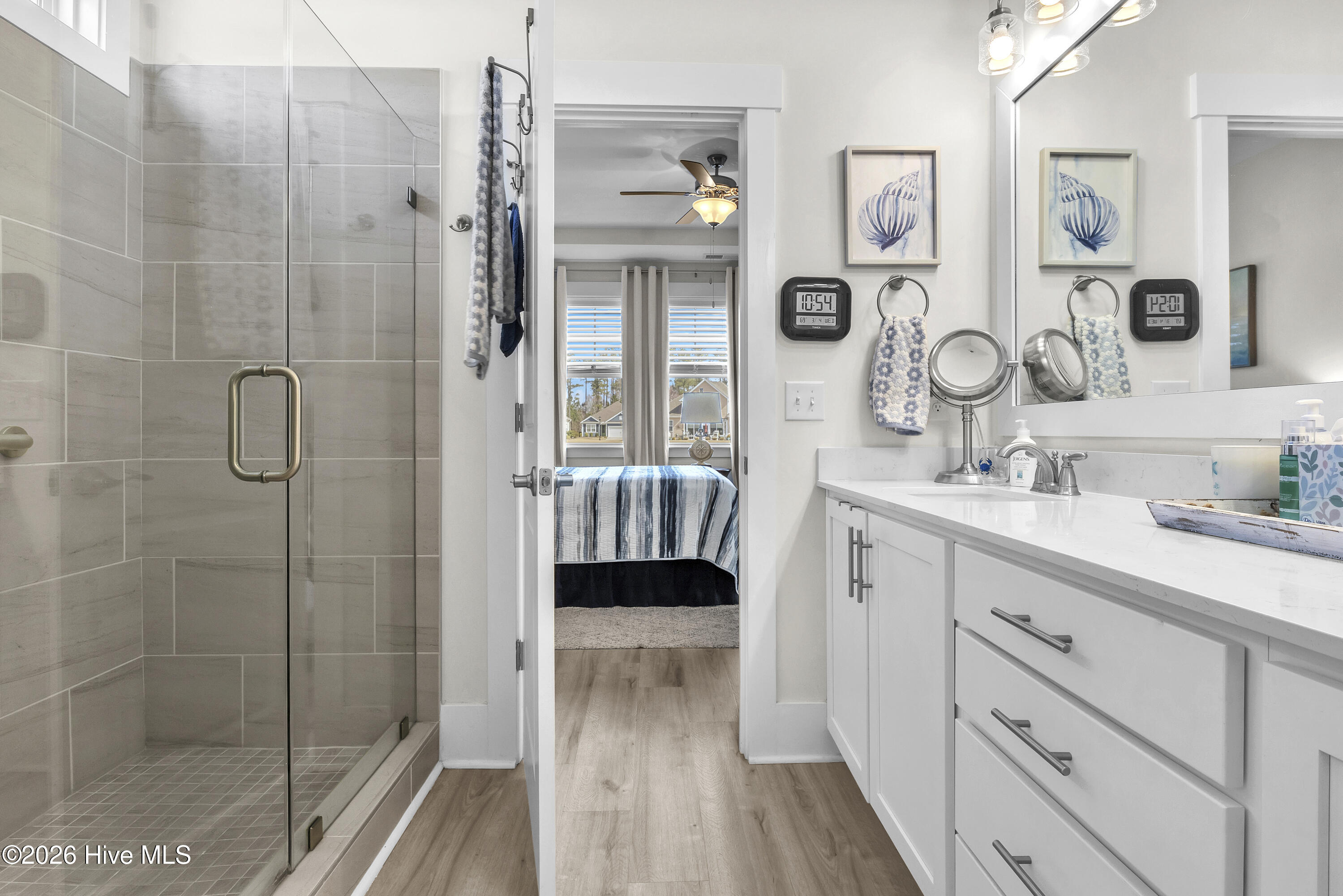 100557593 | Photo 31