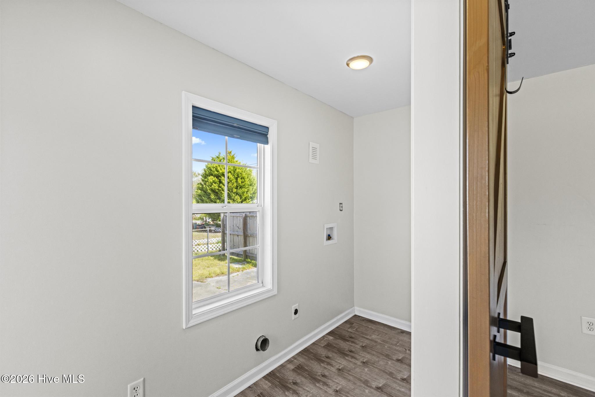 100564622 | Photo 15