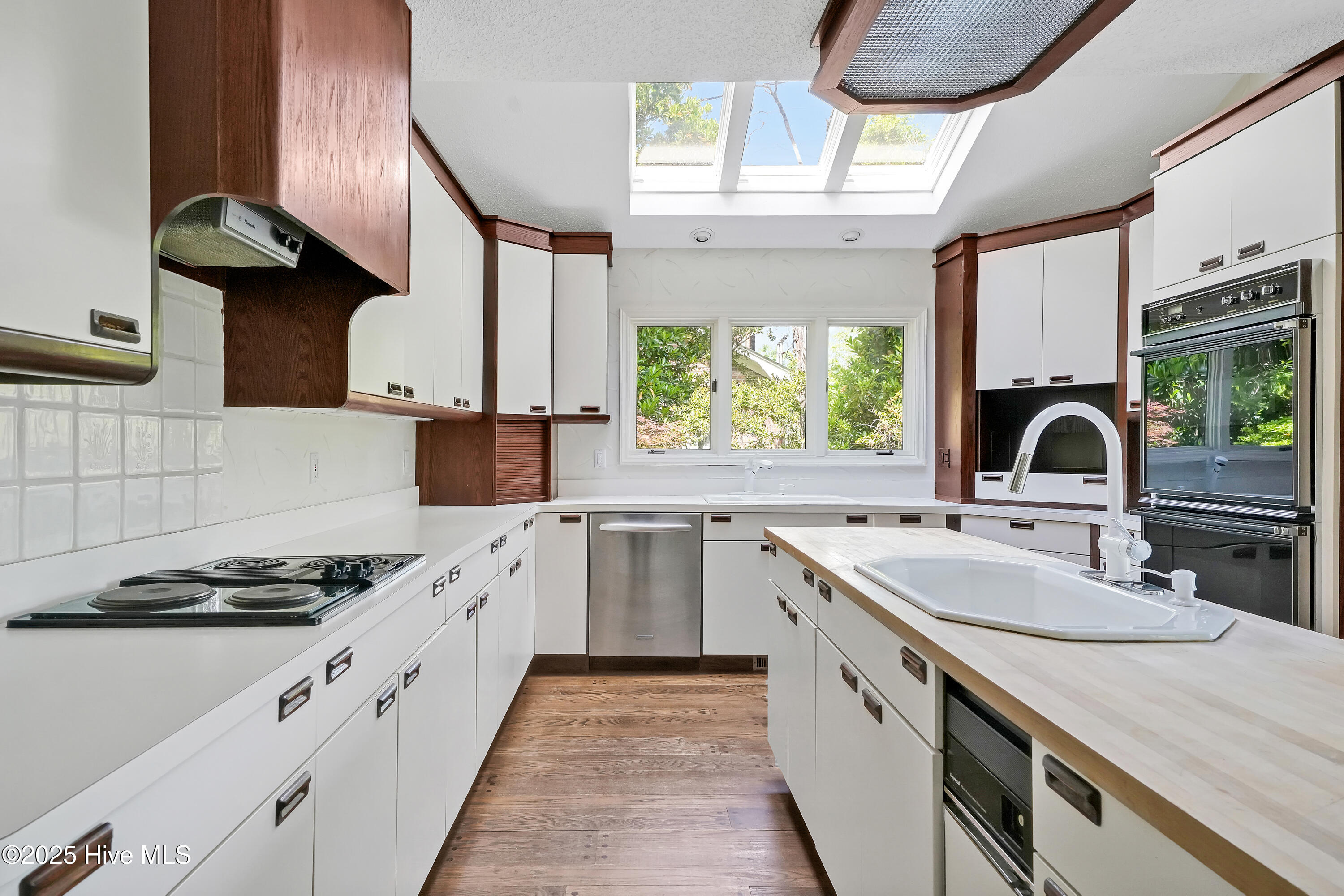 906RobertELeeDrive-16