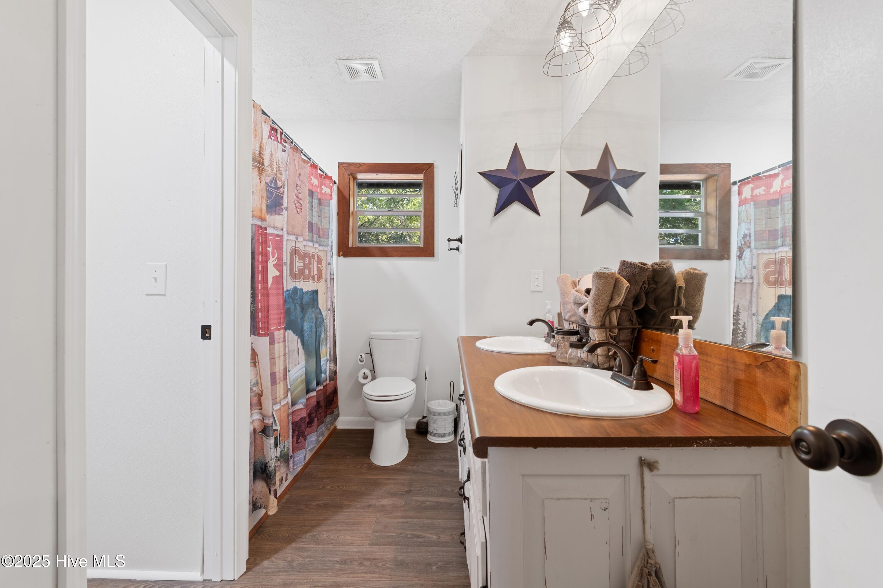 100534422 | Photo 14