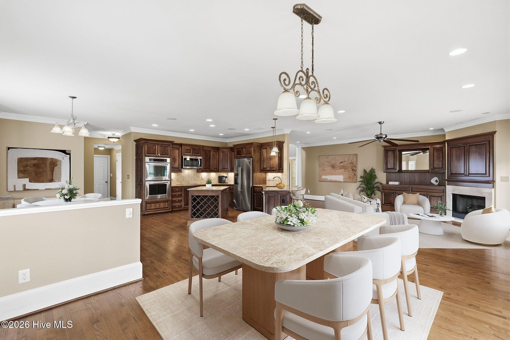 100565083 | Photo 11