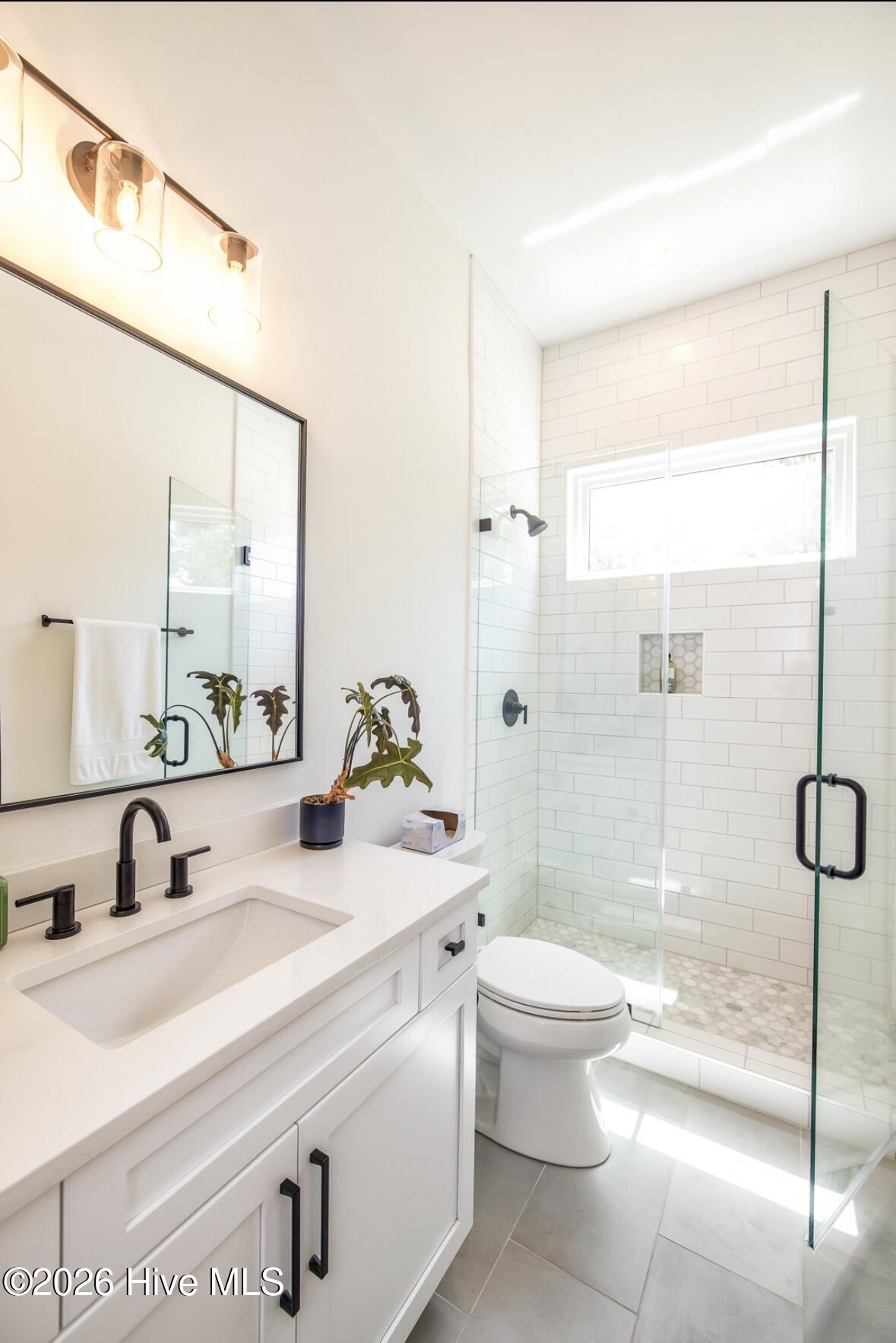 100567663 | Photo 12