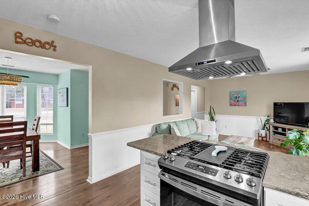 100552769 | Photo 12