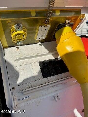 B11 Olde Towne Yacht Club 