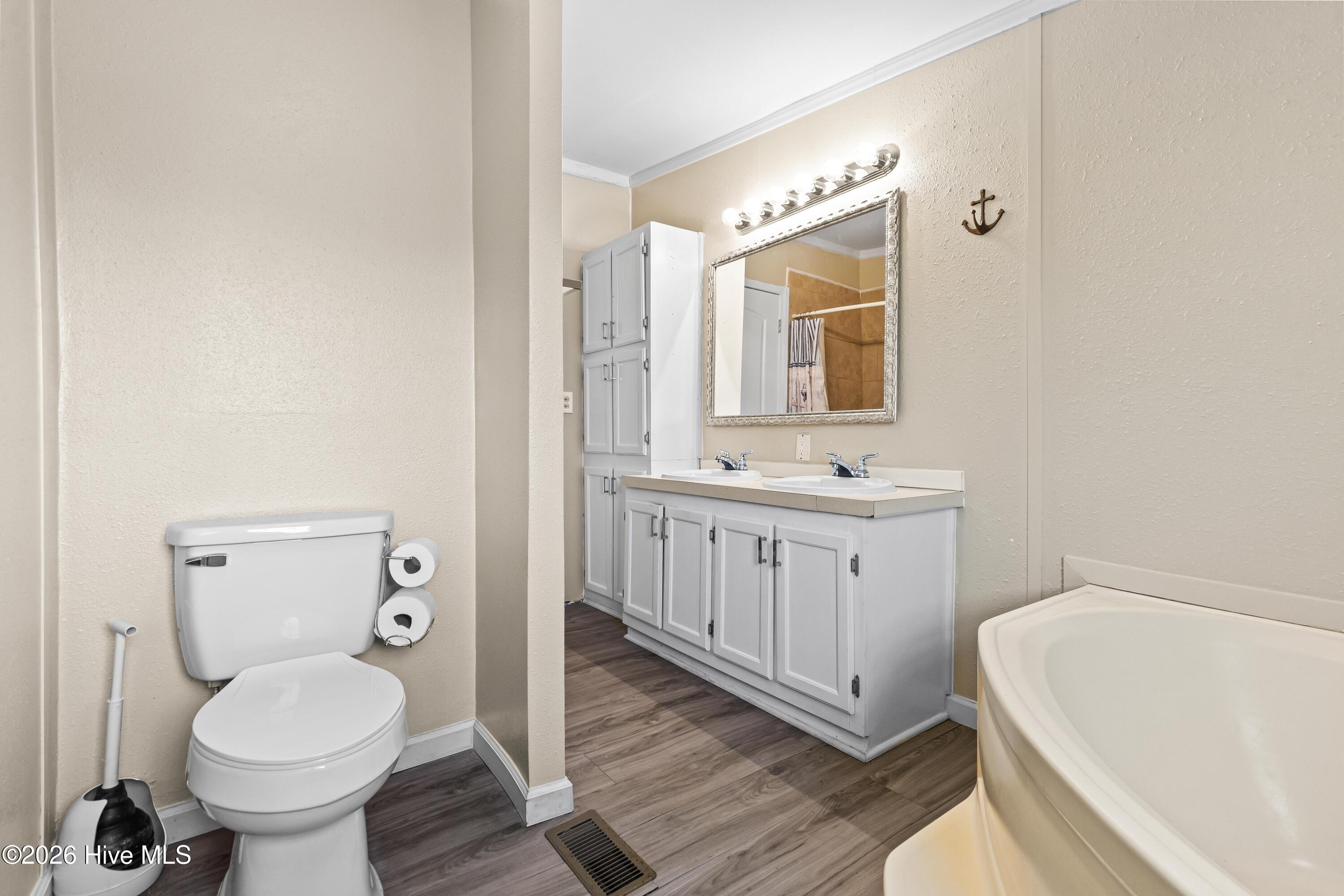 100551408 | Photo 23