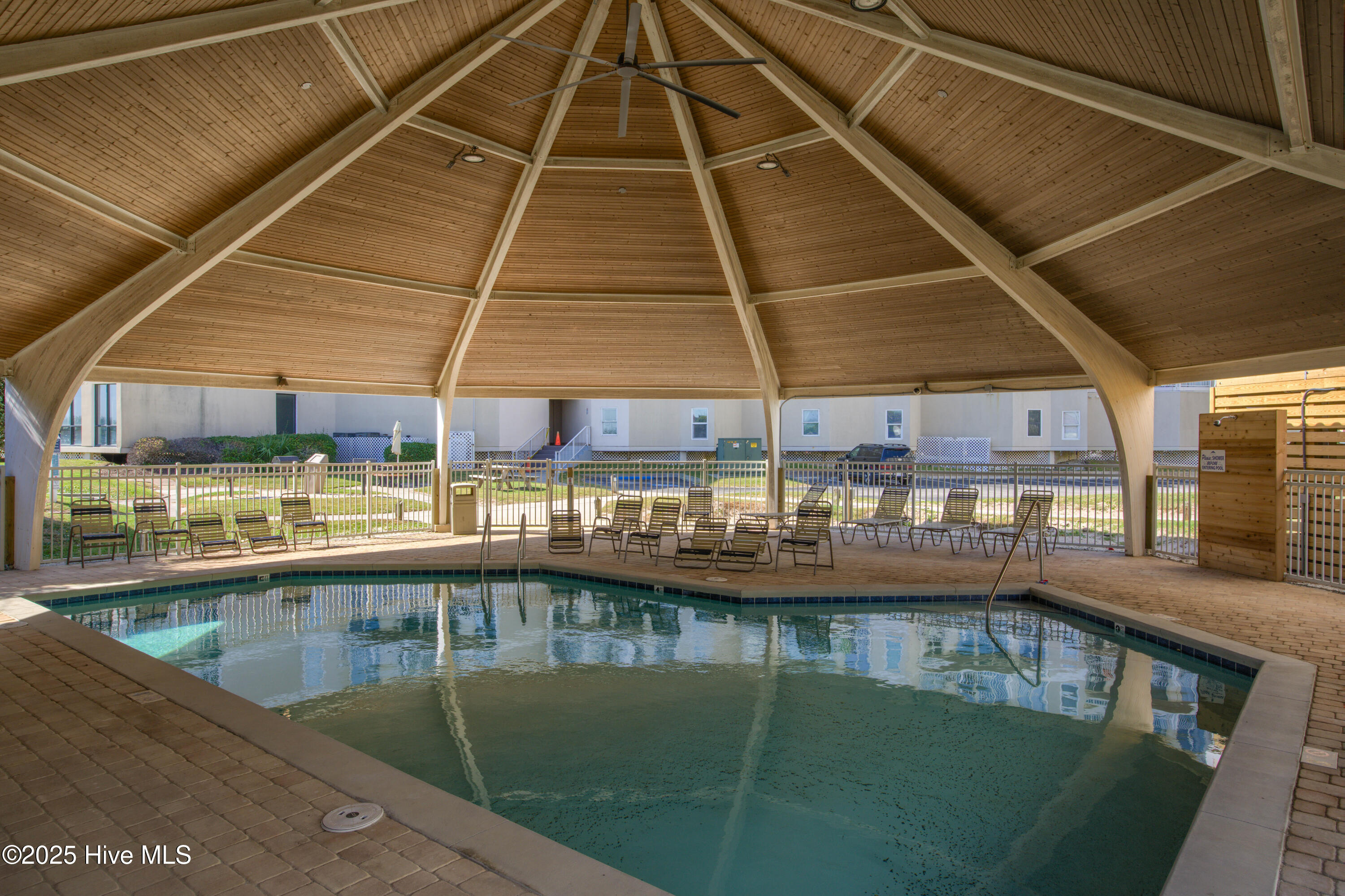 100521516 | Photo 32