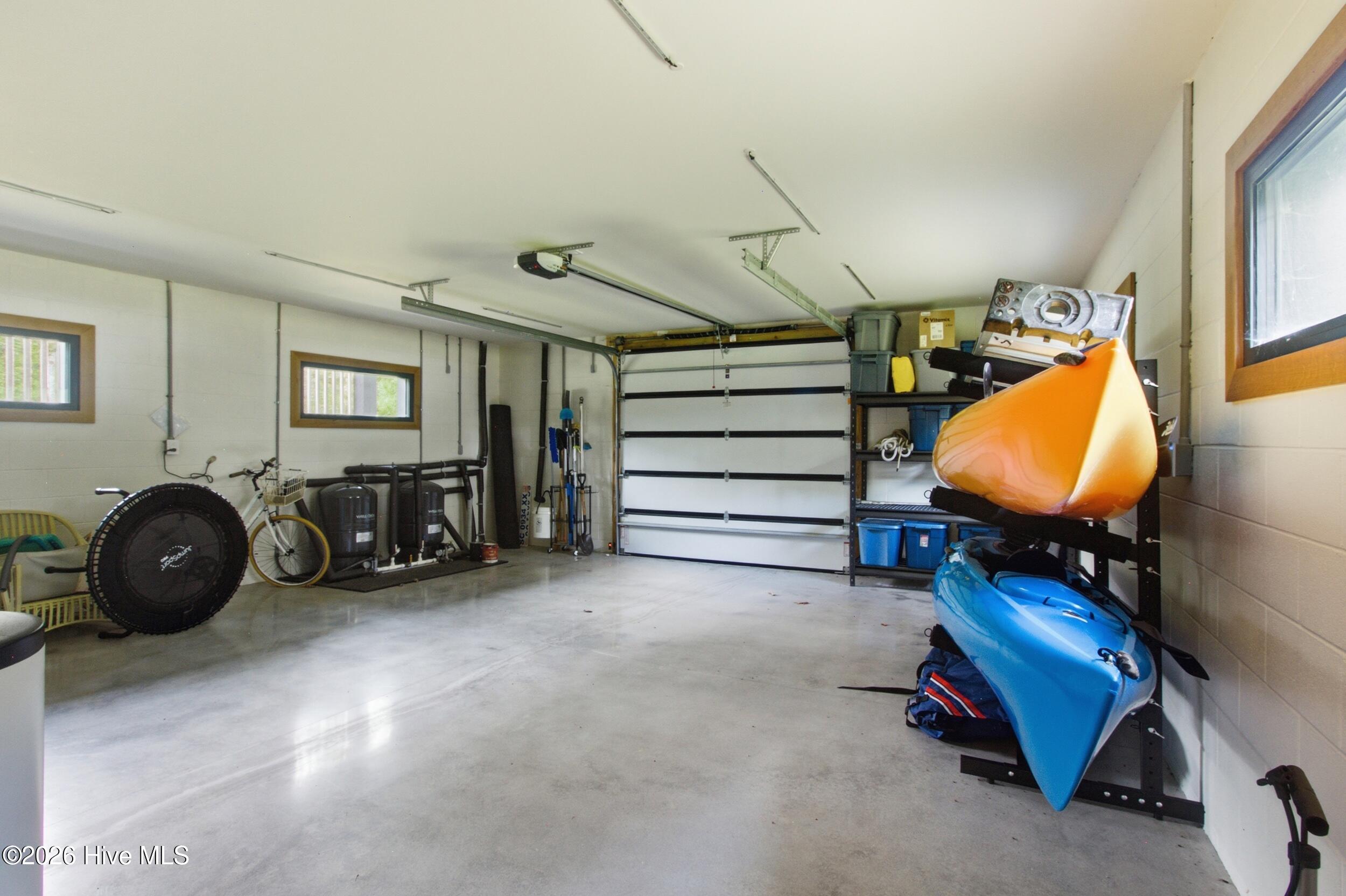 Interior - Garage