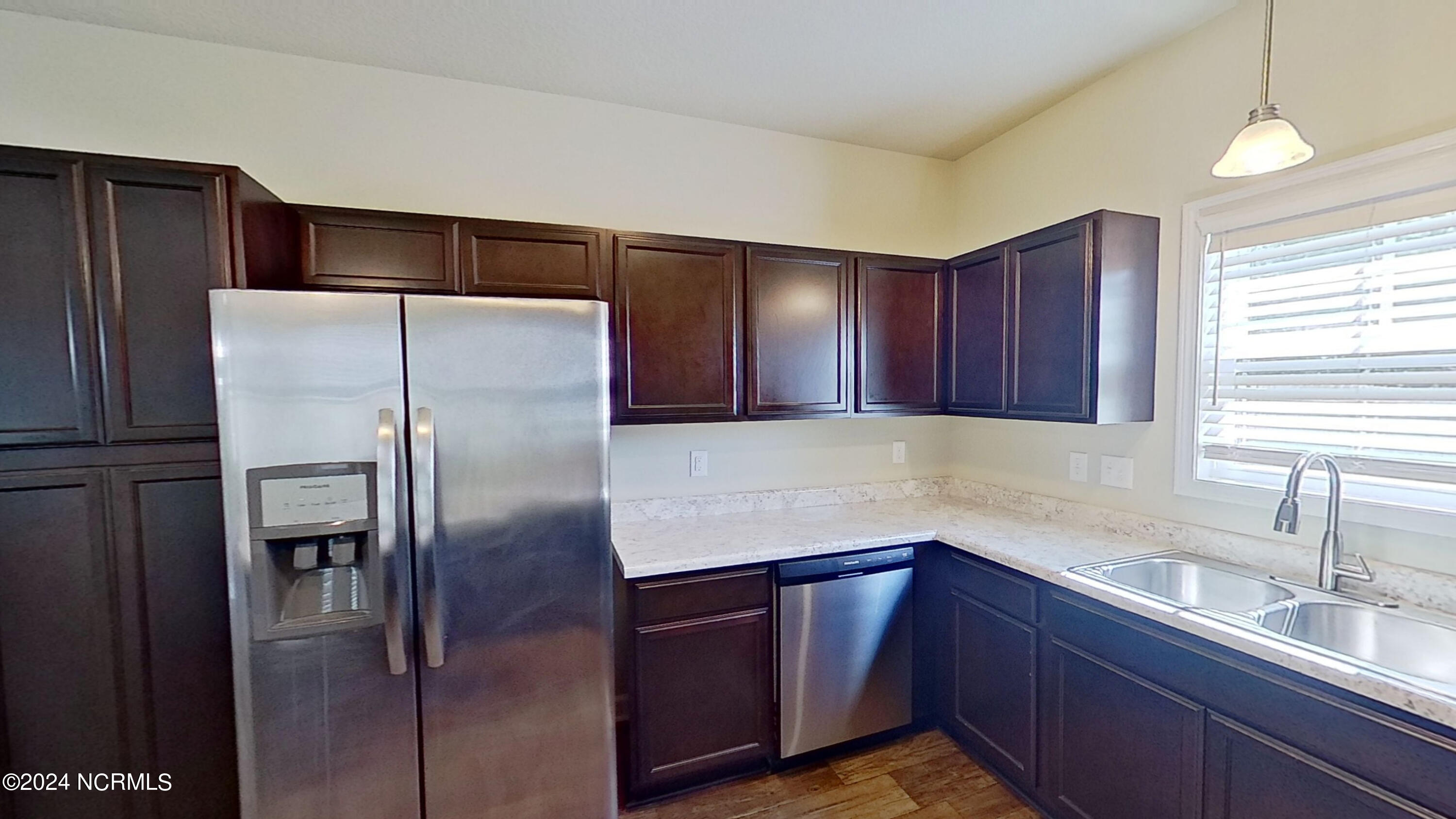 100524668 | Photo 10