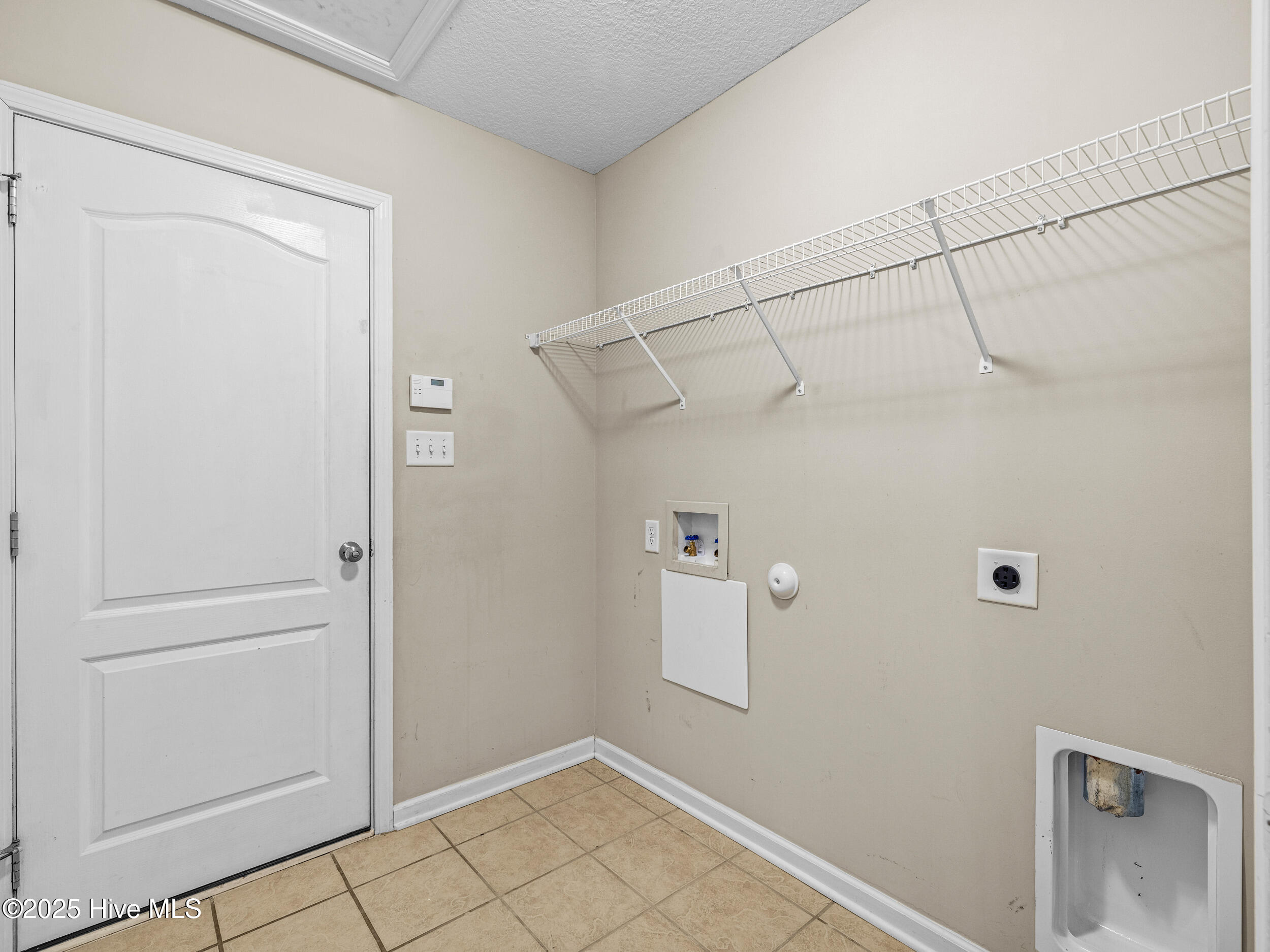 100546969 | Photo 31