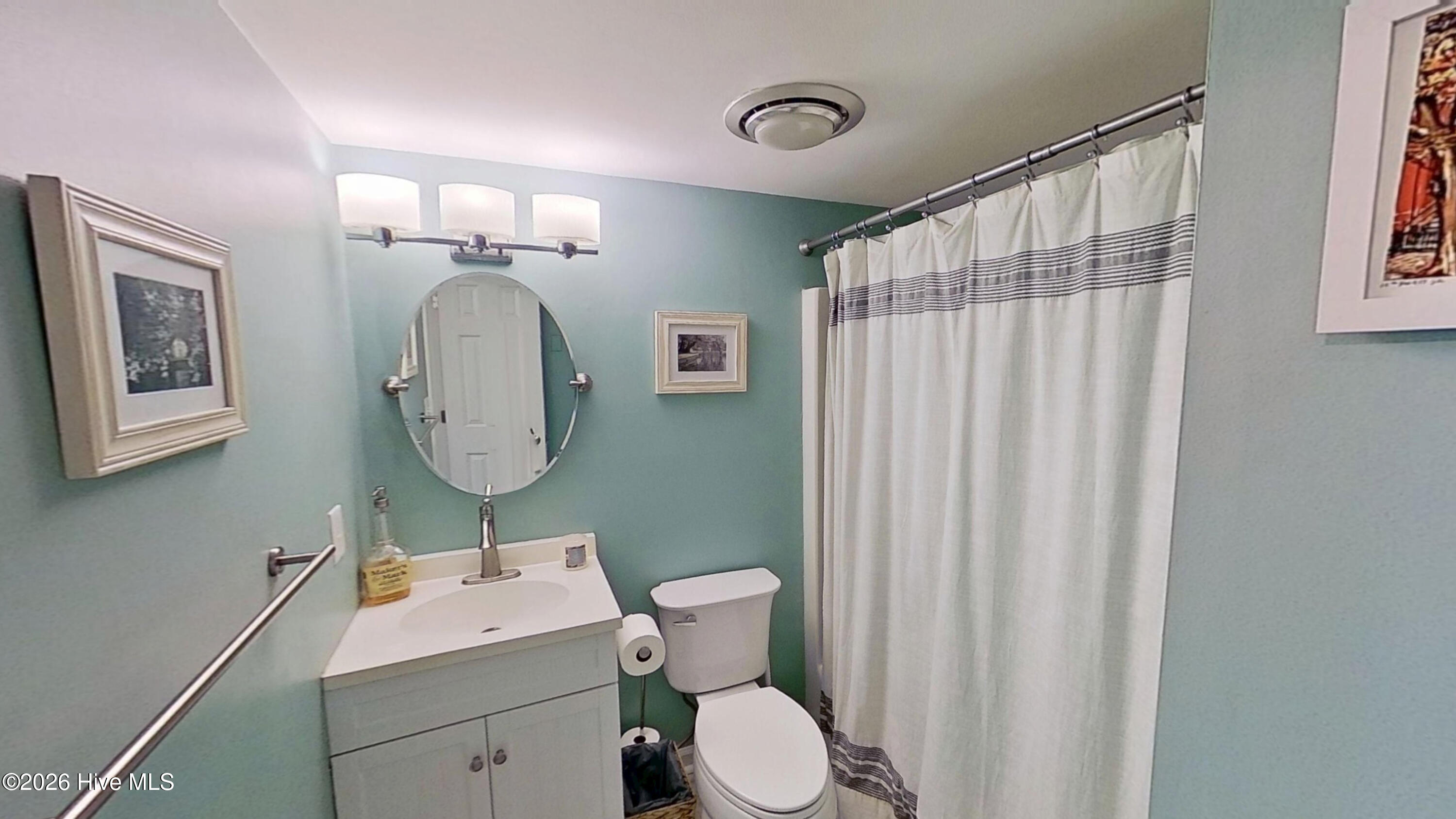 100569825 | Photo 11