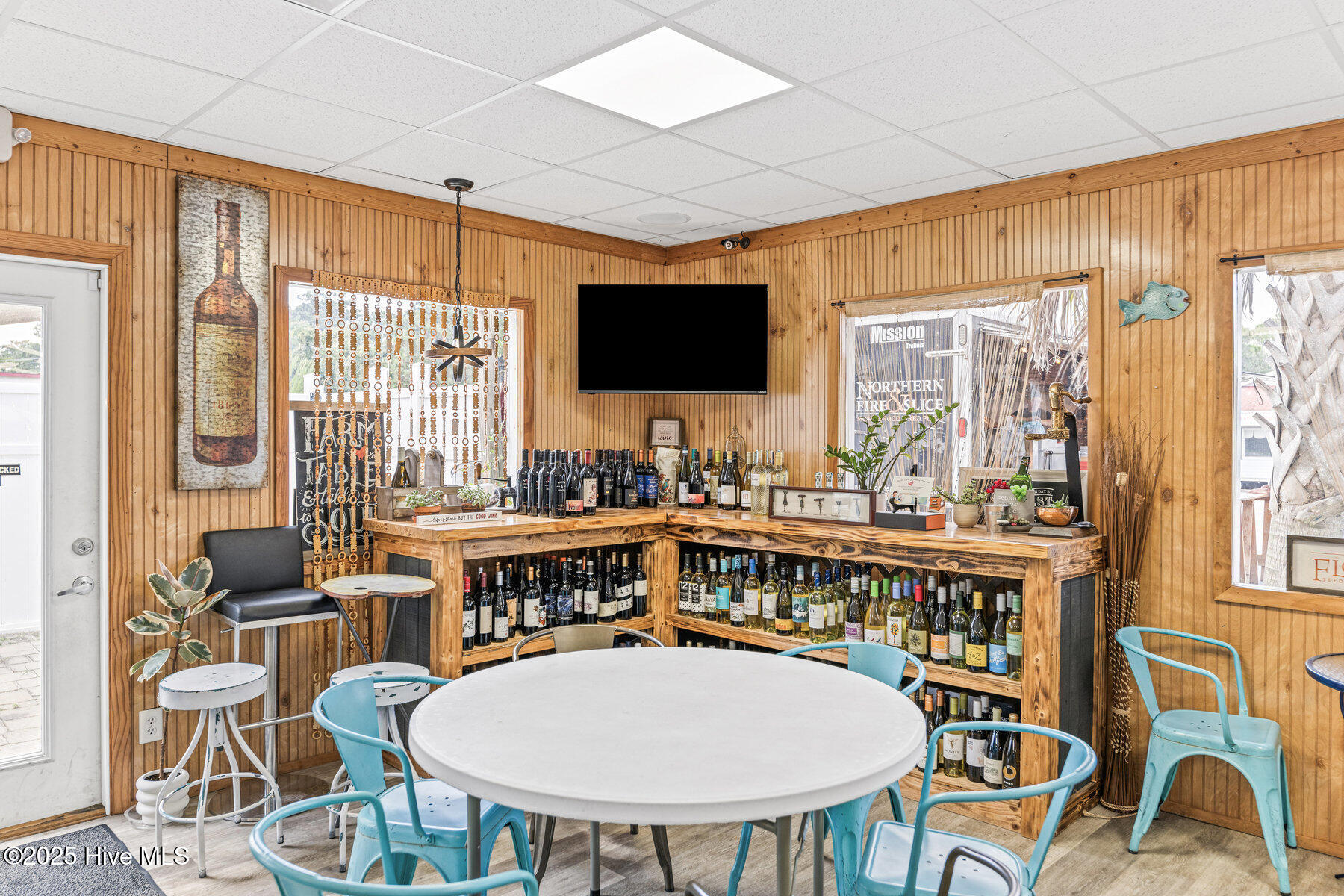 100528251 | Photo 10