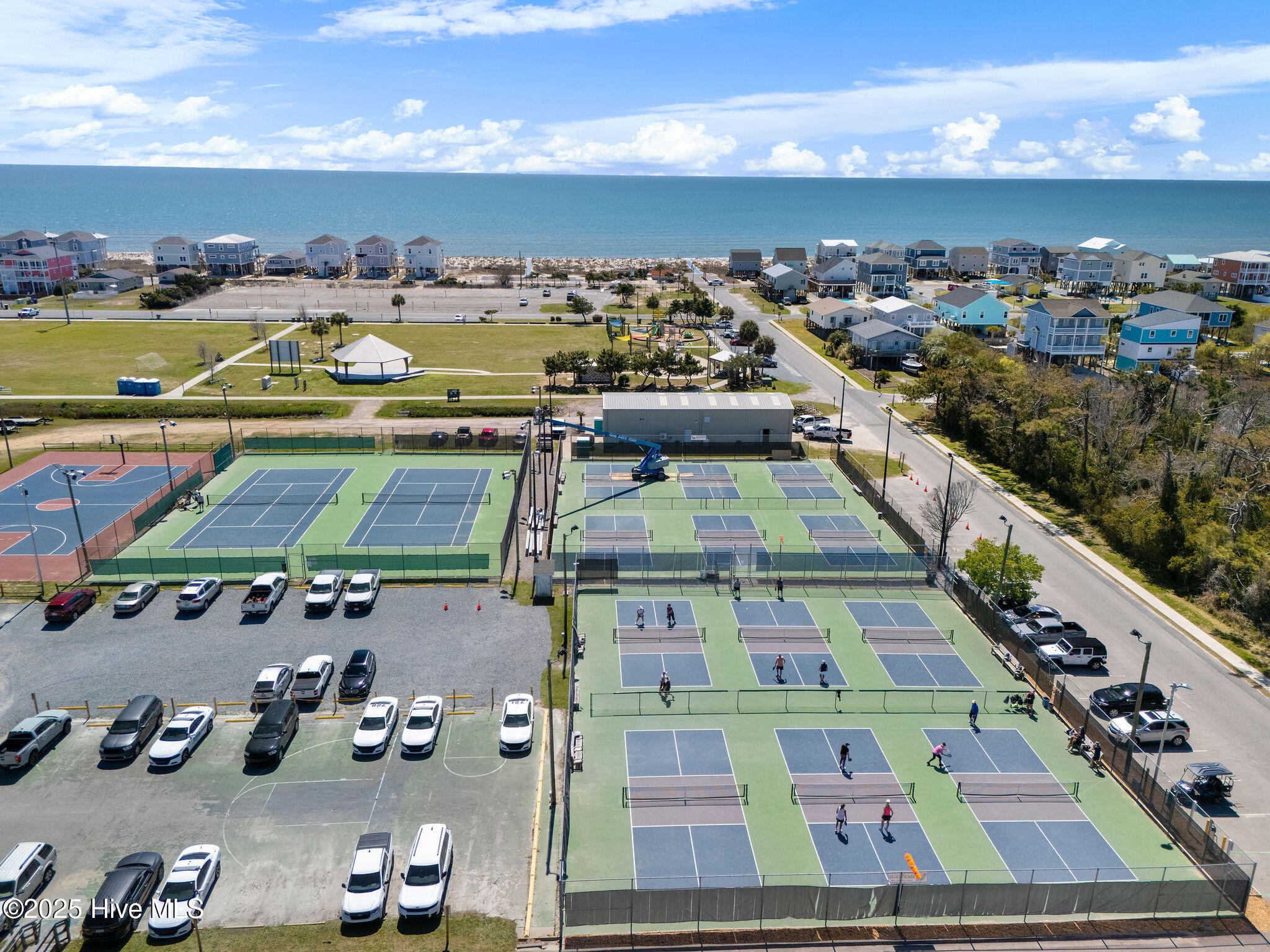 100538063 | Photo 87