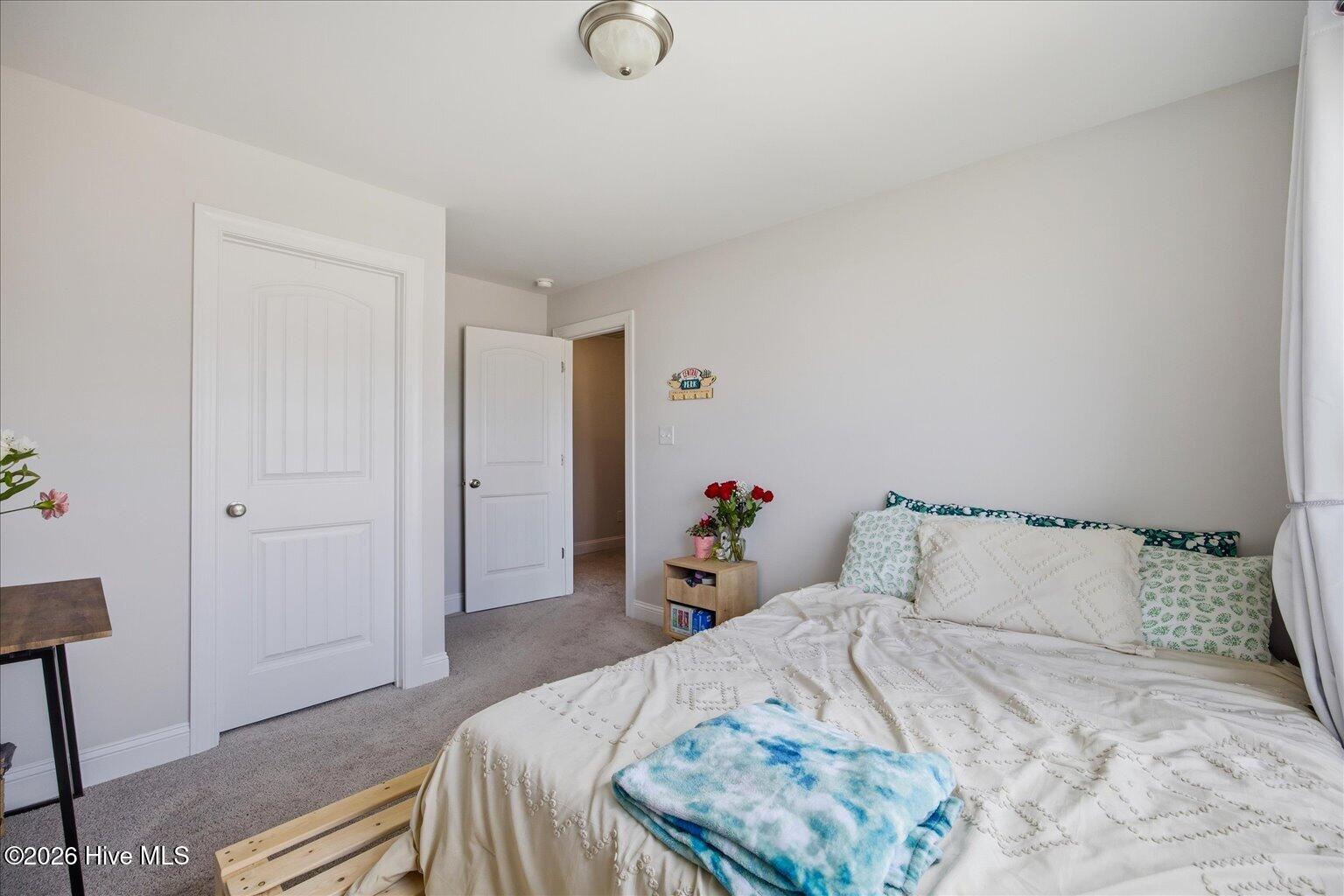 100564779 | Photo 43