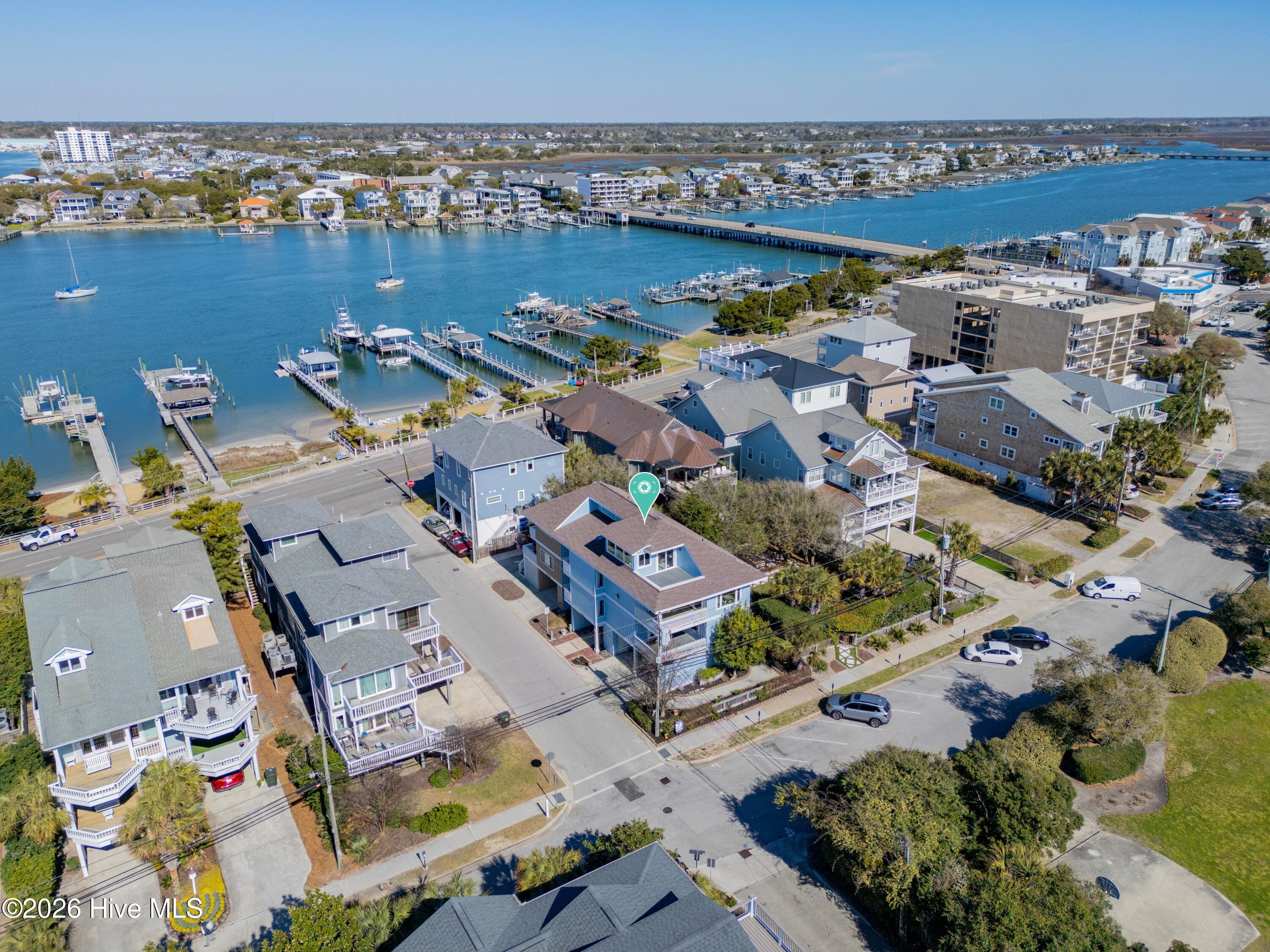 100560117 | Photo 30