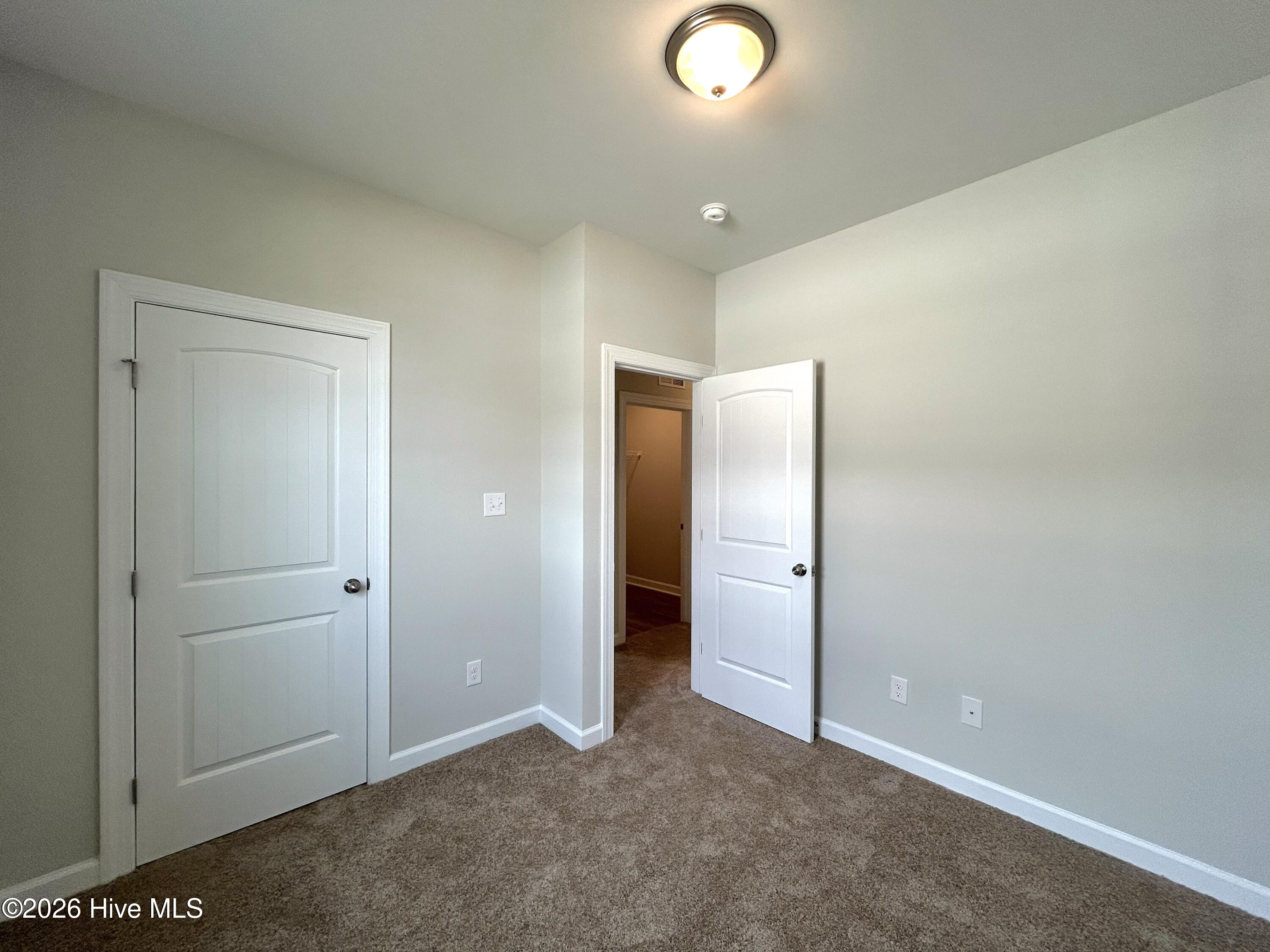 100560362 | Photo 51