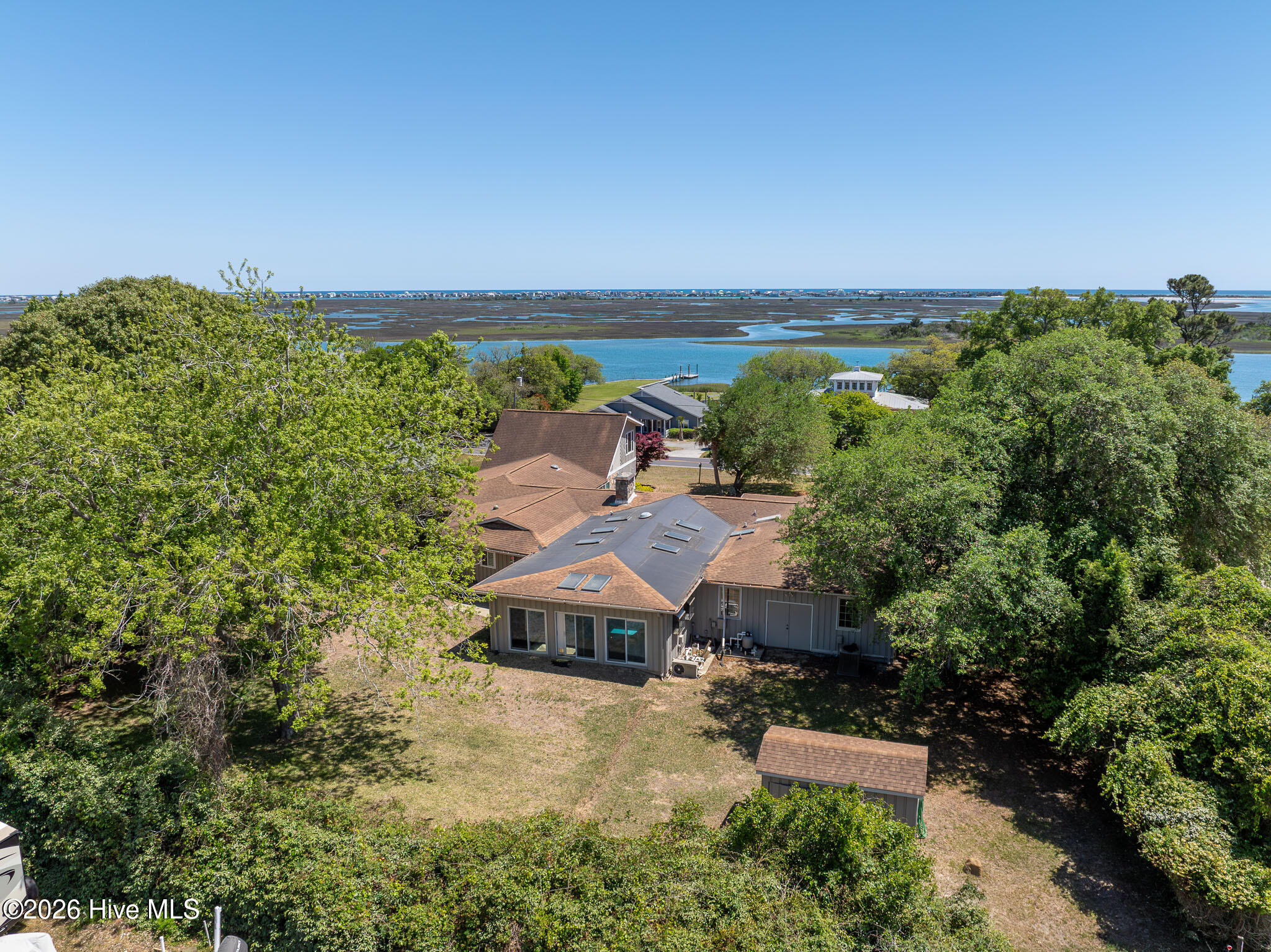 100568983 | Photo 71