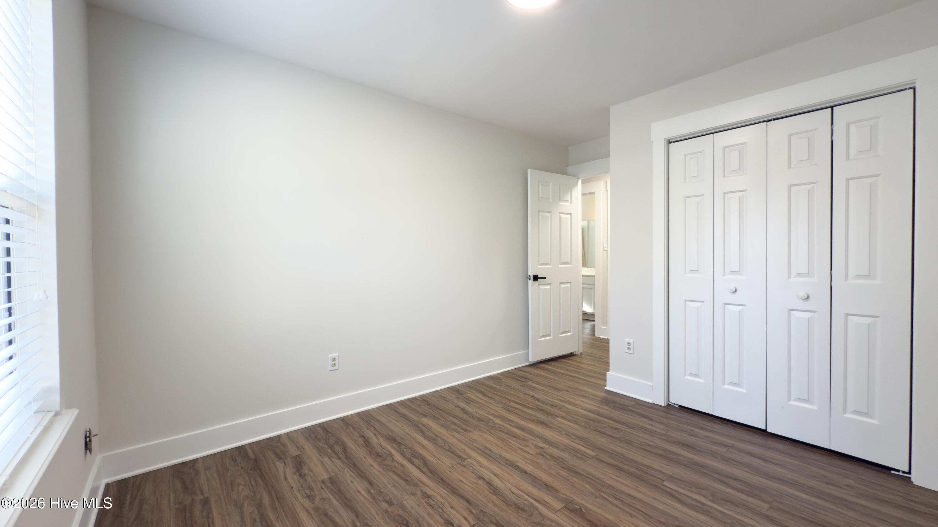 100550550 | Photo 15