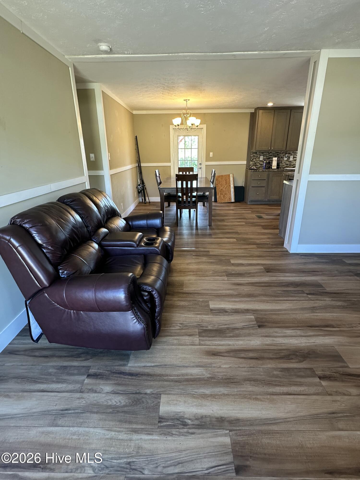 100570080 | Photo 12