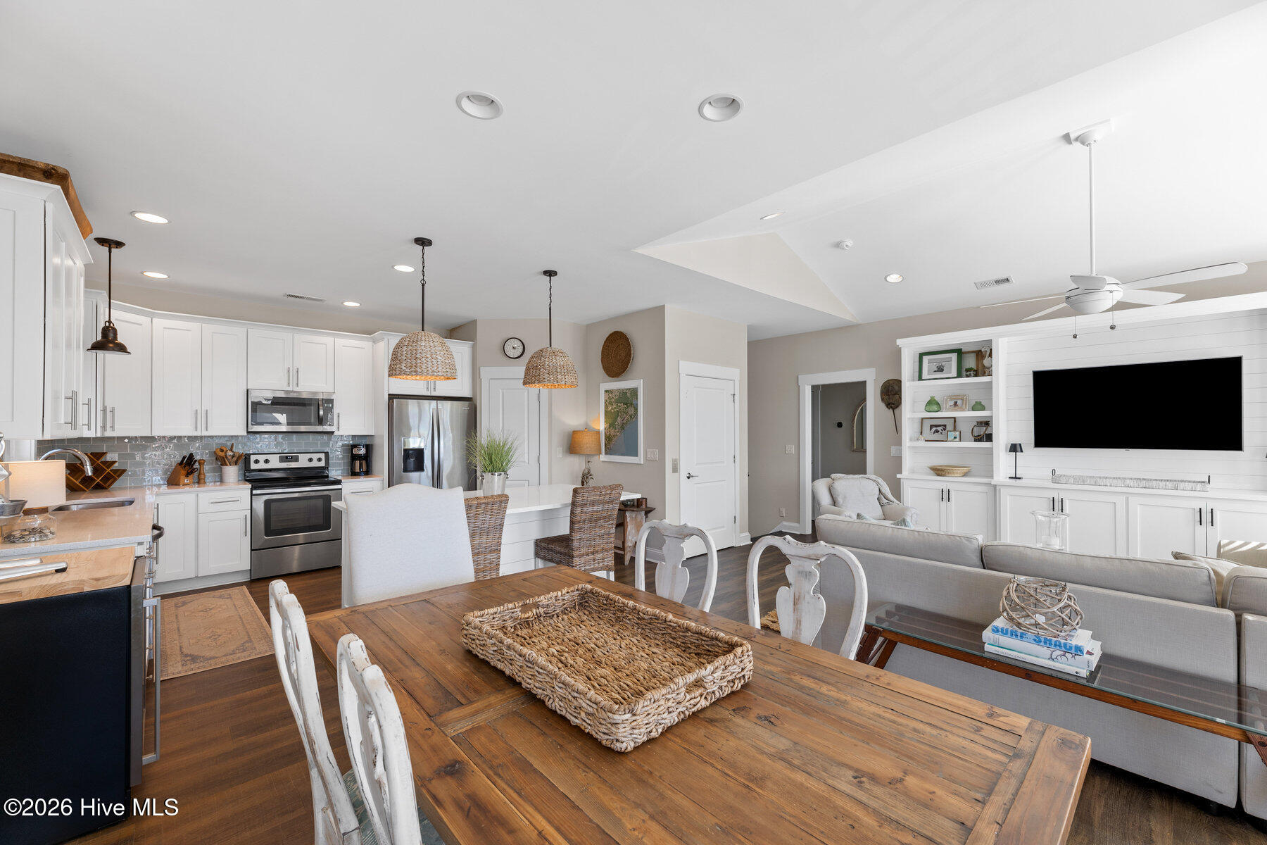 100555892 | Photo 13