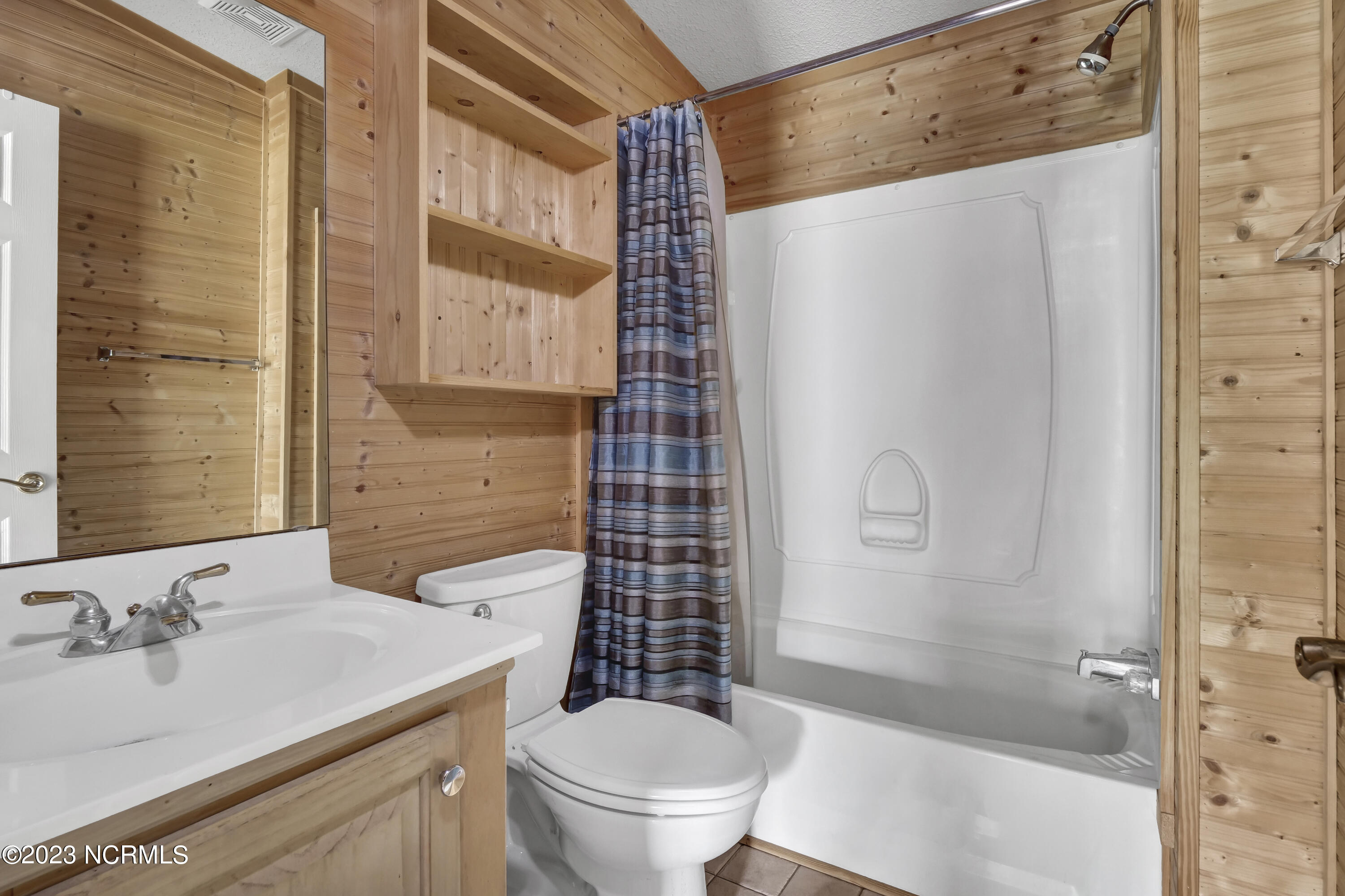 100552996 | Photo 23