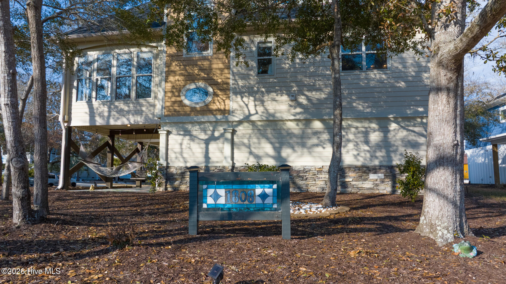 100554367 | Photo 80