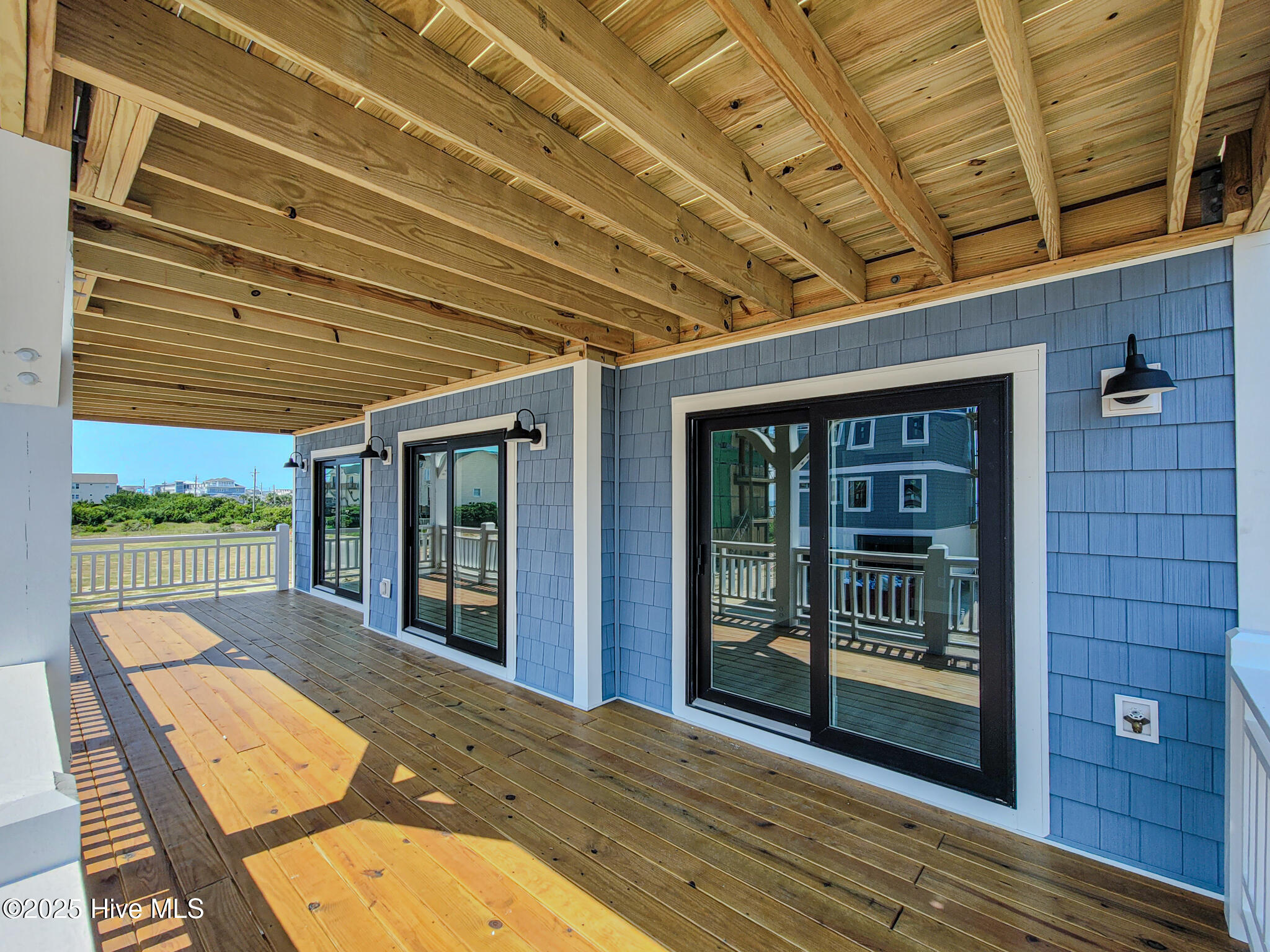 100517147 | Photo 37