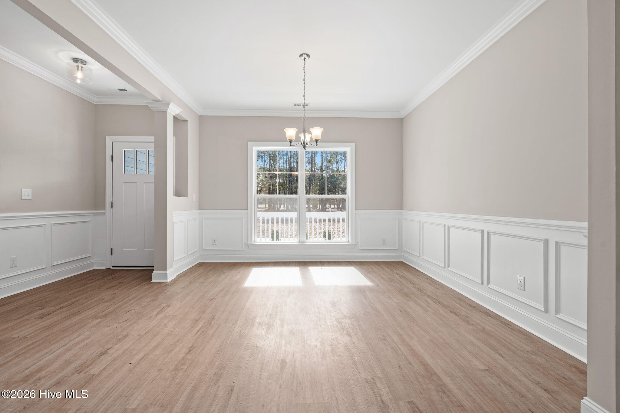 100537582 | Photo 12