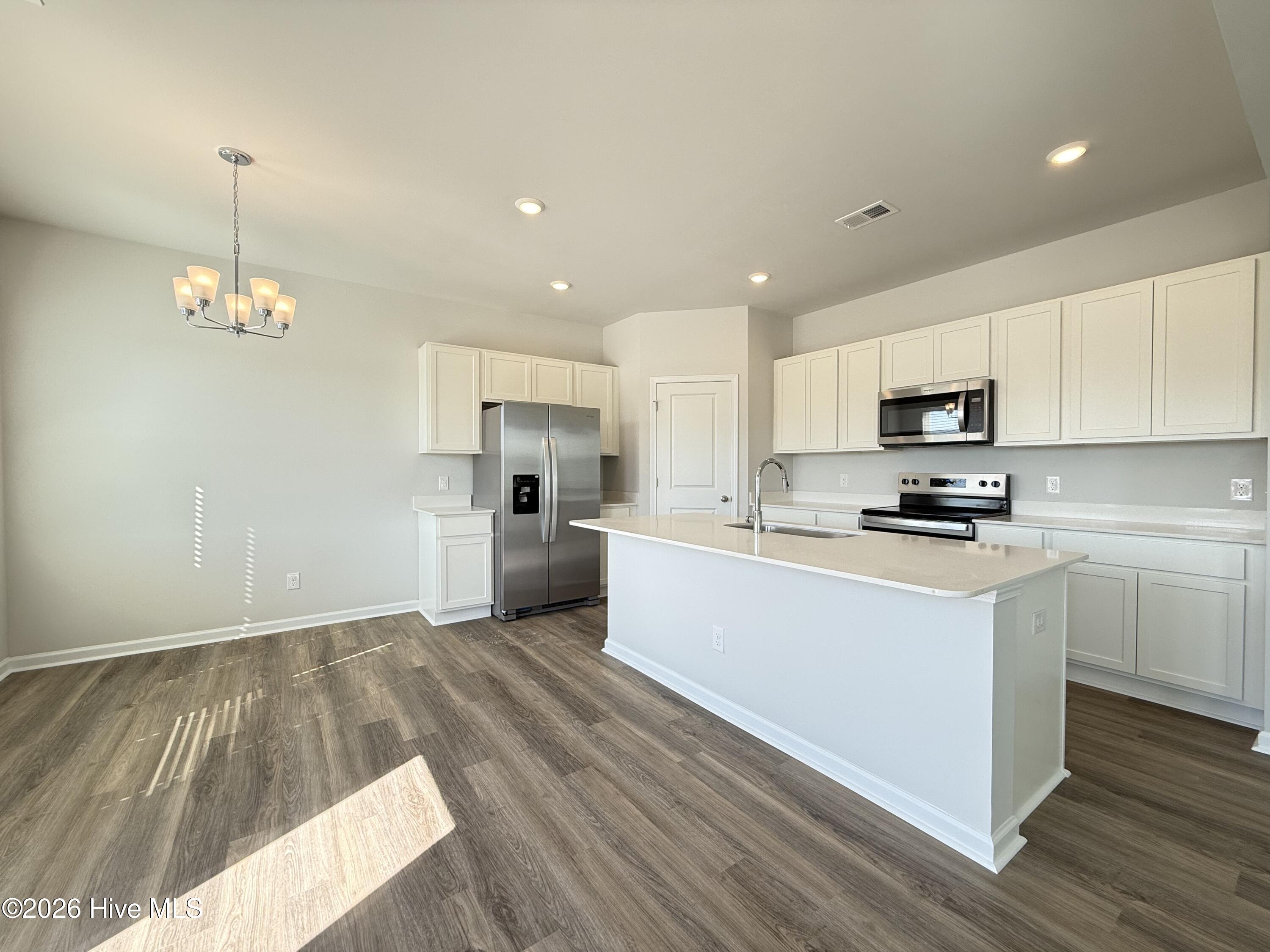 100526297 | Photo 34