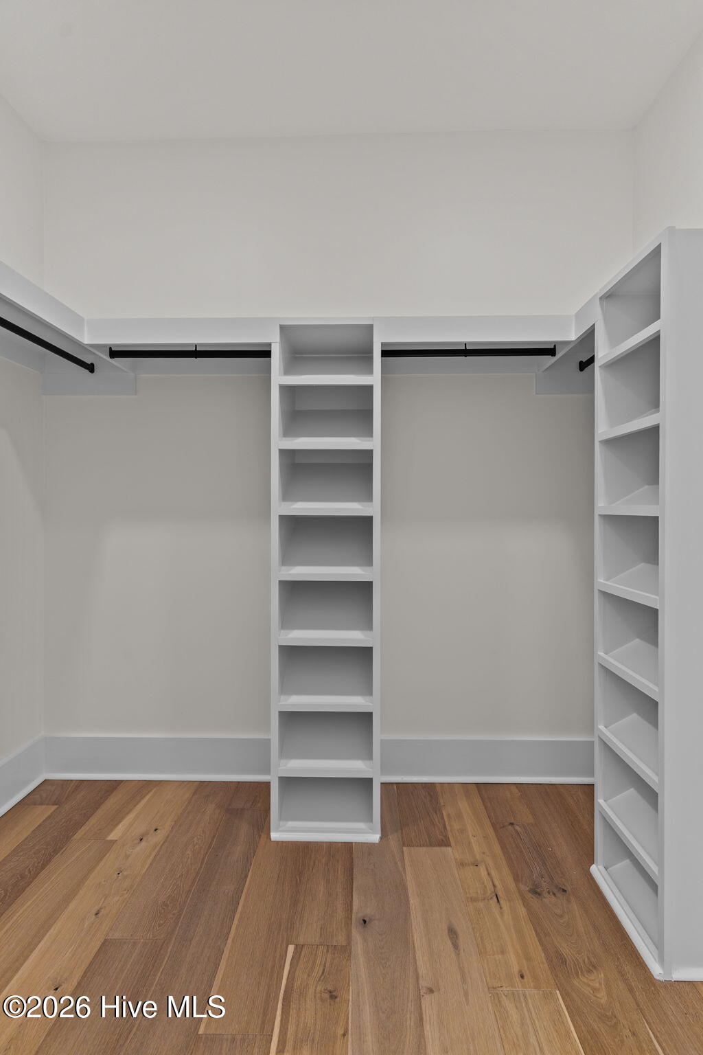 100553287 | Photo 64