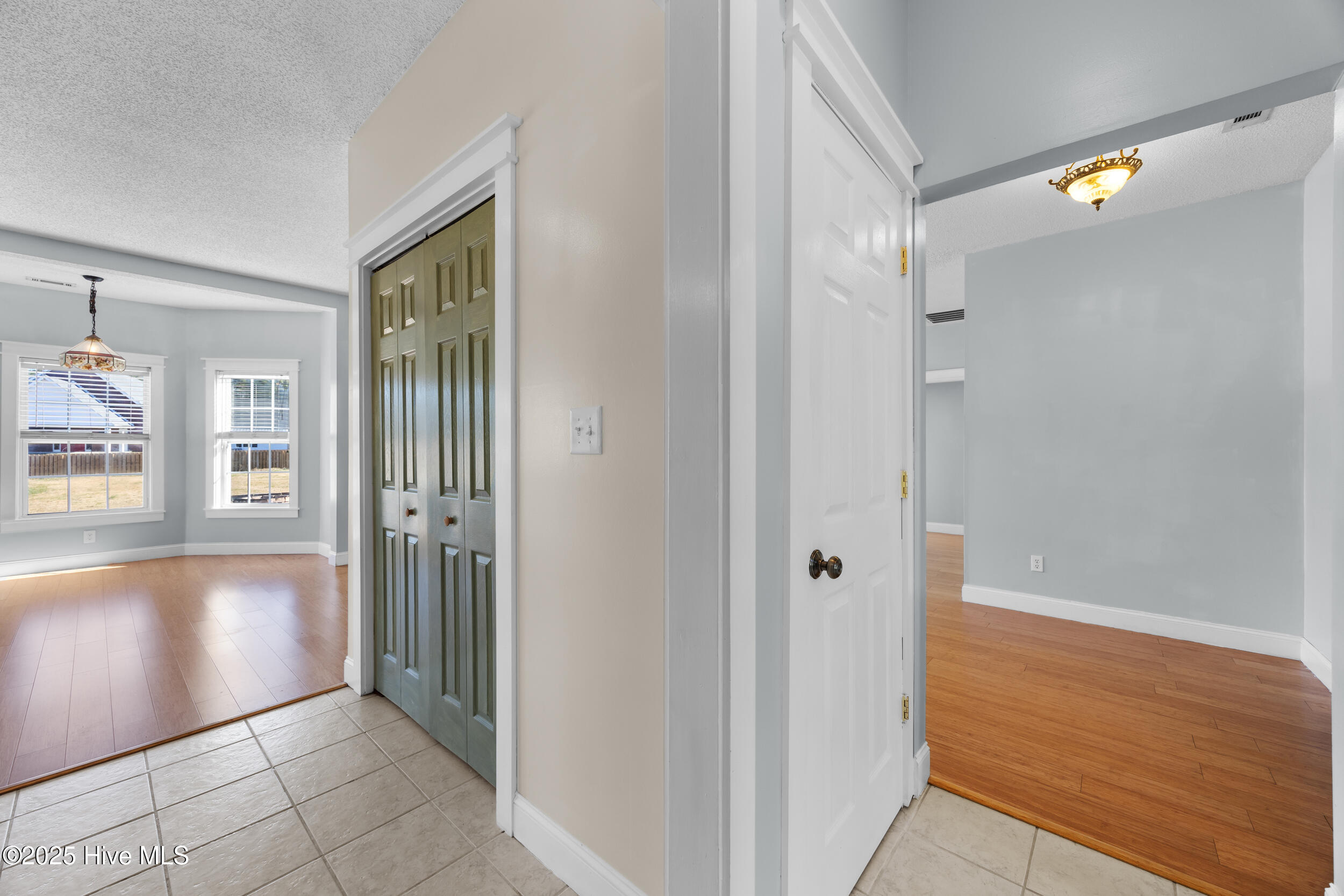 100545669 | Photo 11