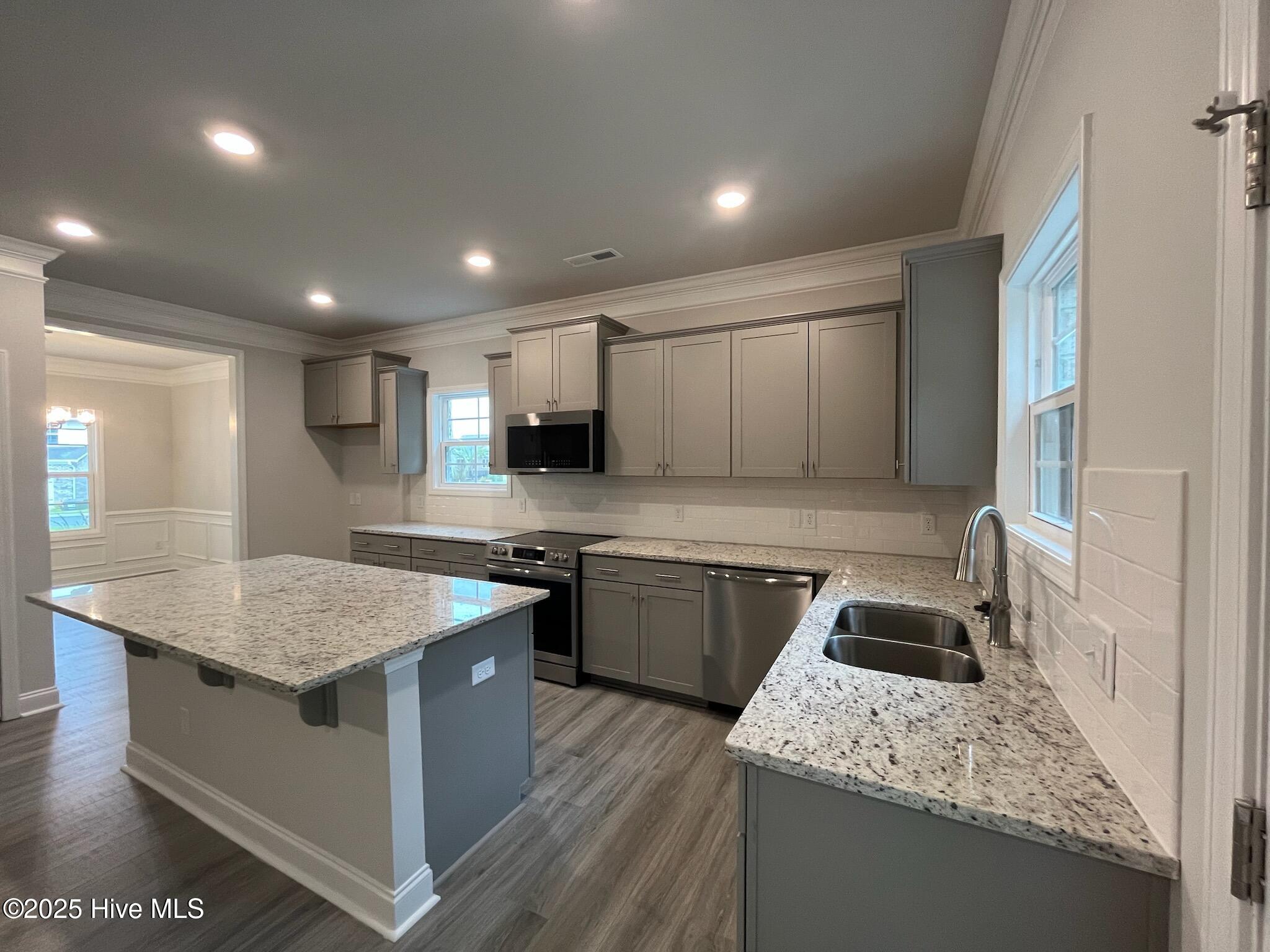 100423282 | Photo 12