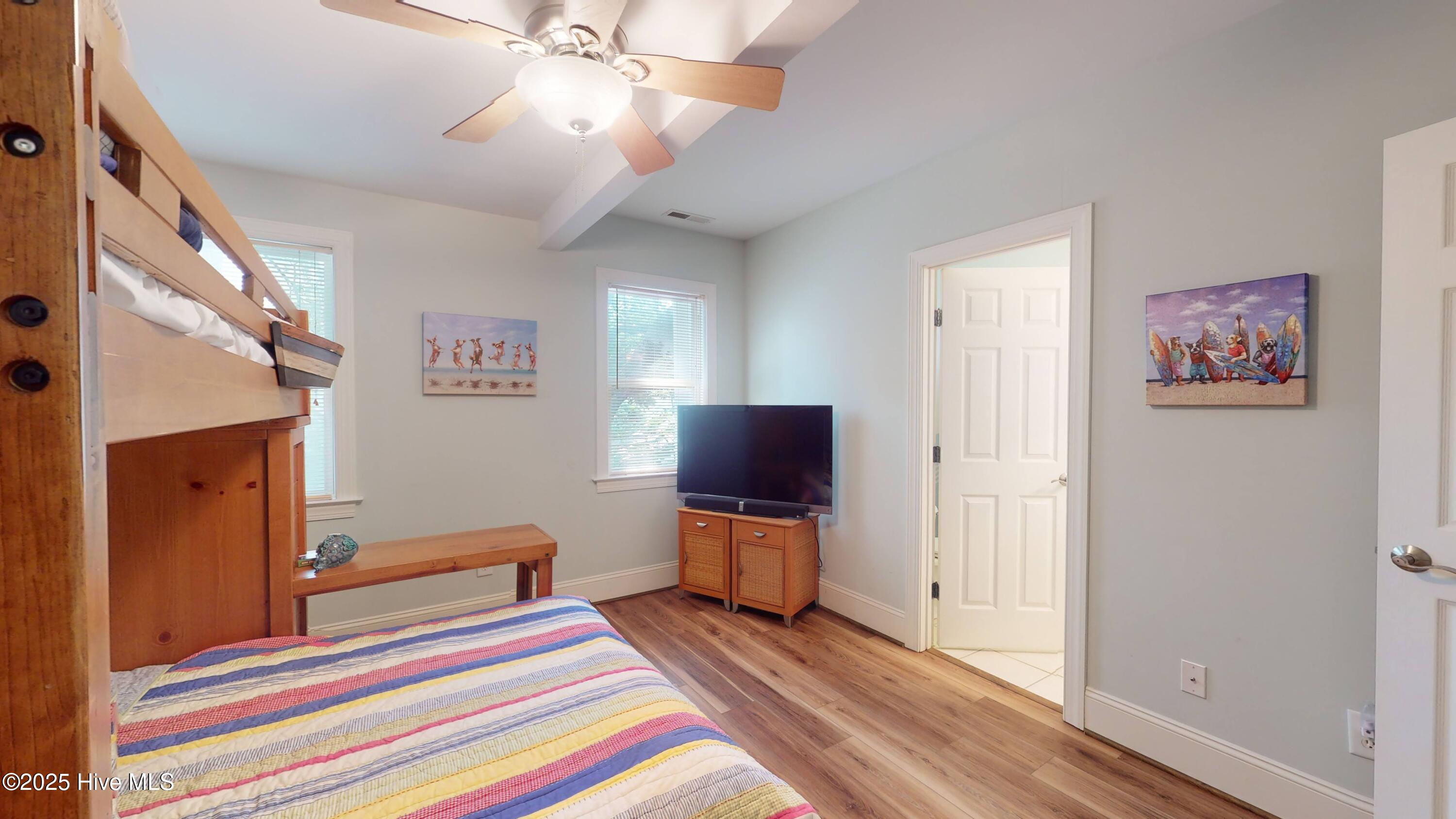 100544157 | Photo 42