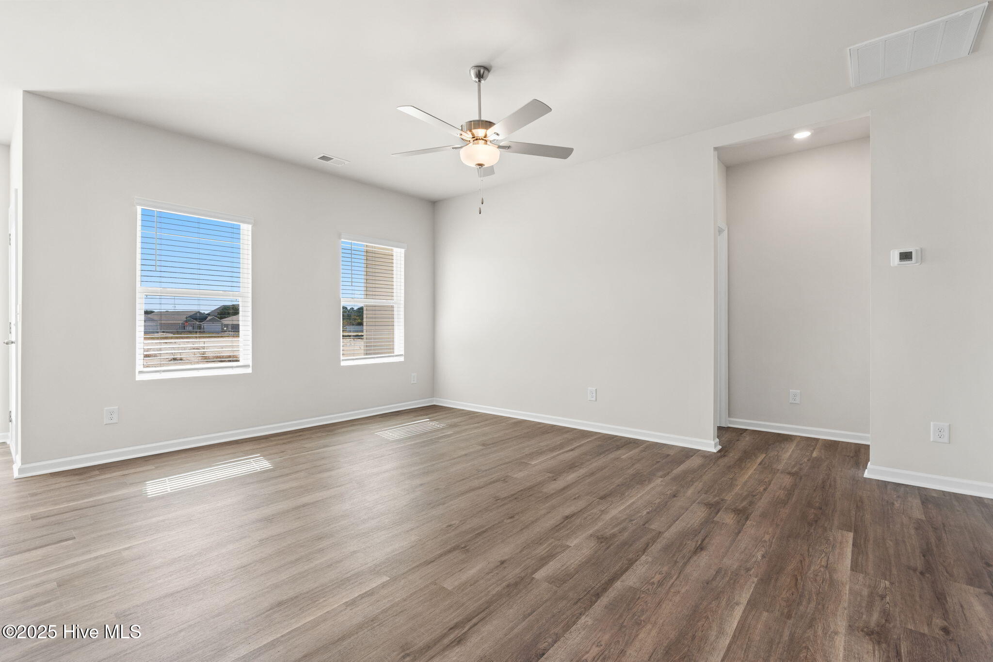 100524210 | Photo 23