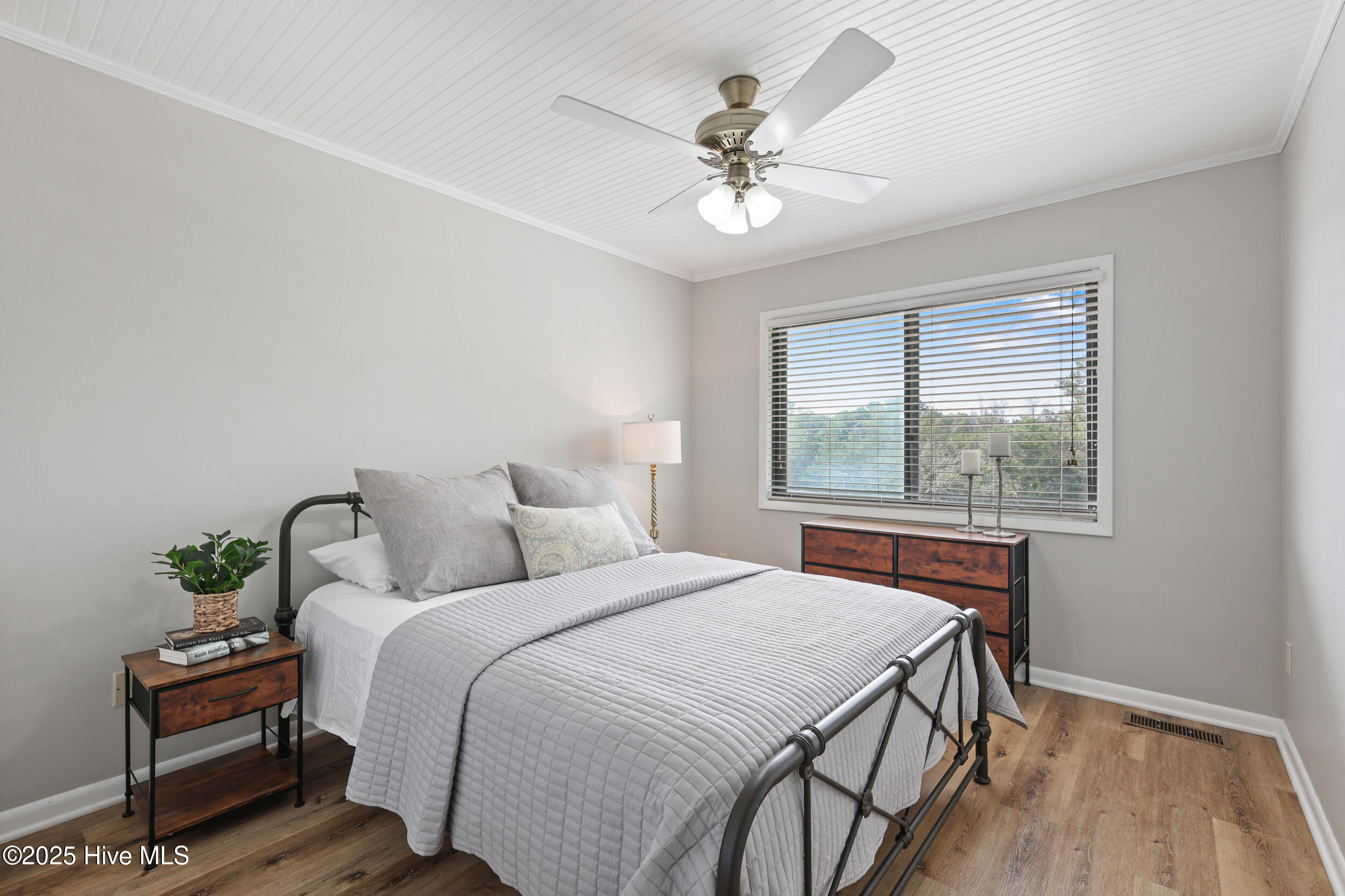 100531692 | Photo 15