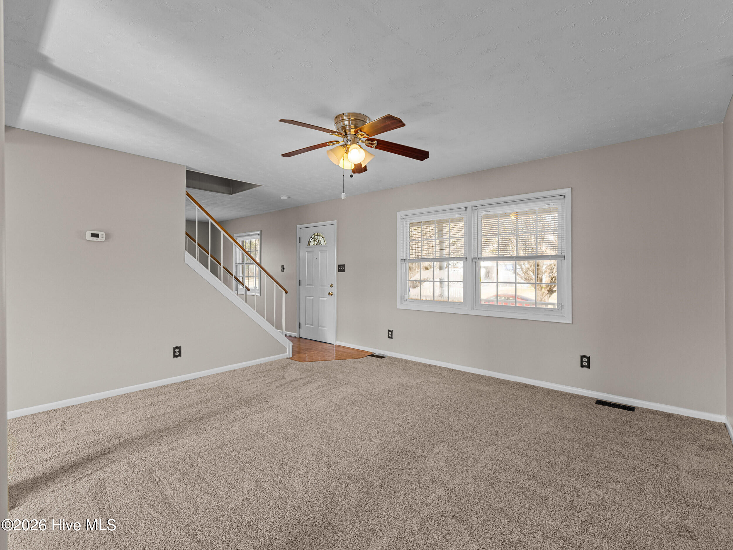 100552872 | Photo 10