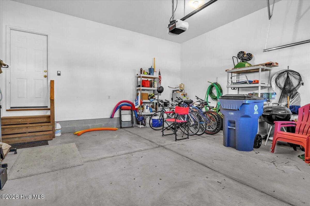 100550365 | Photo 45