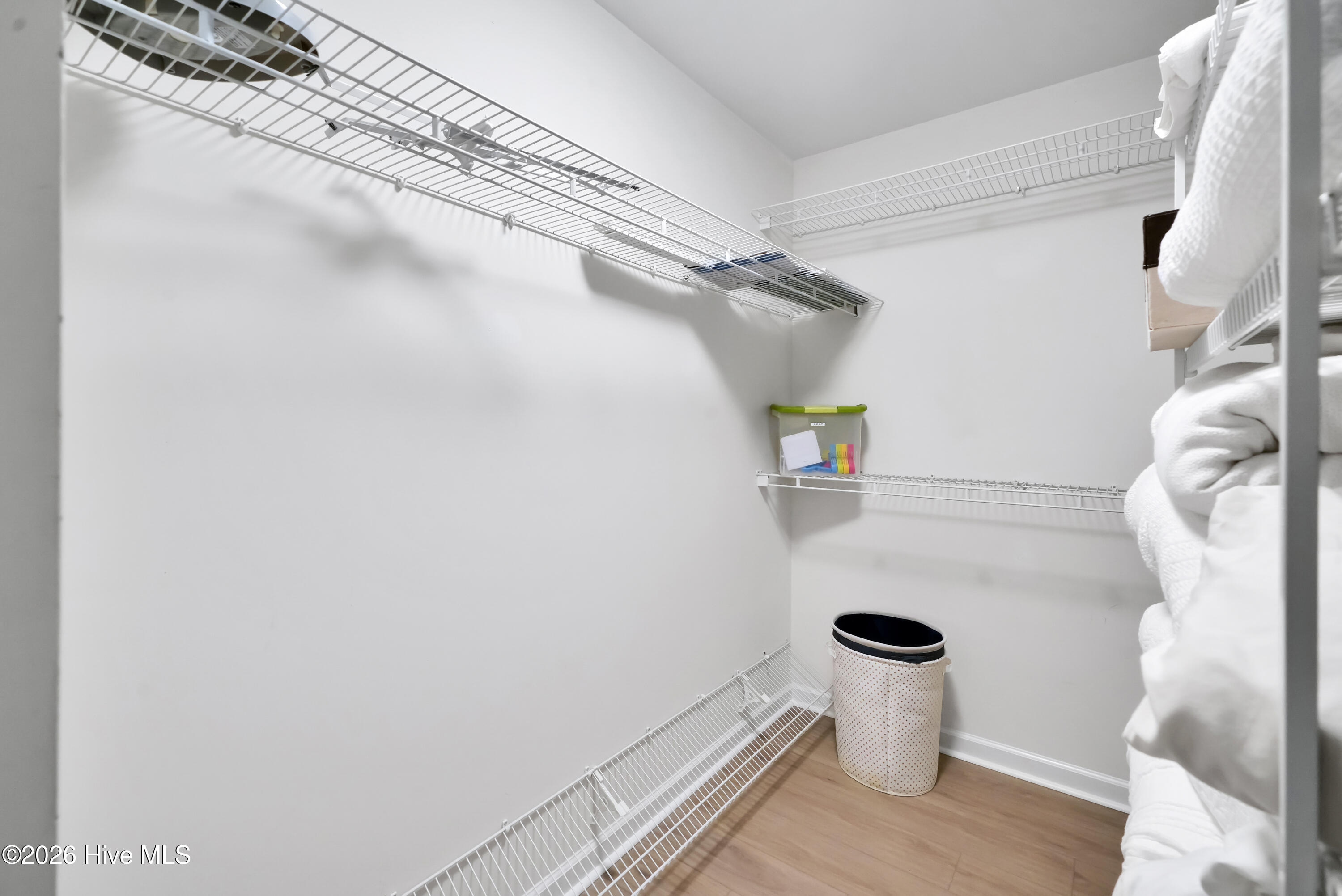 100550810 | Photo 30