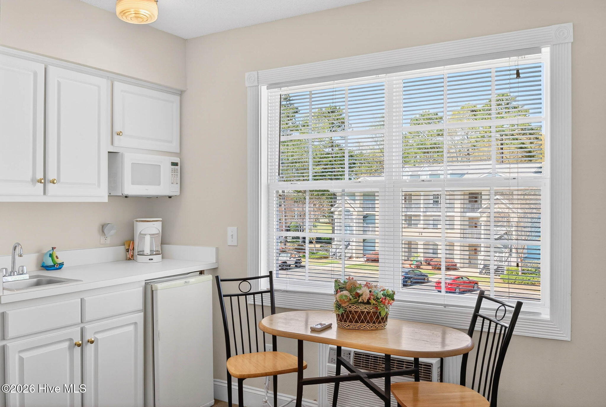 100561901 | Photo 24