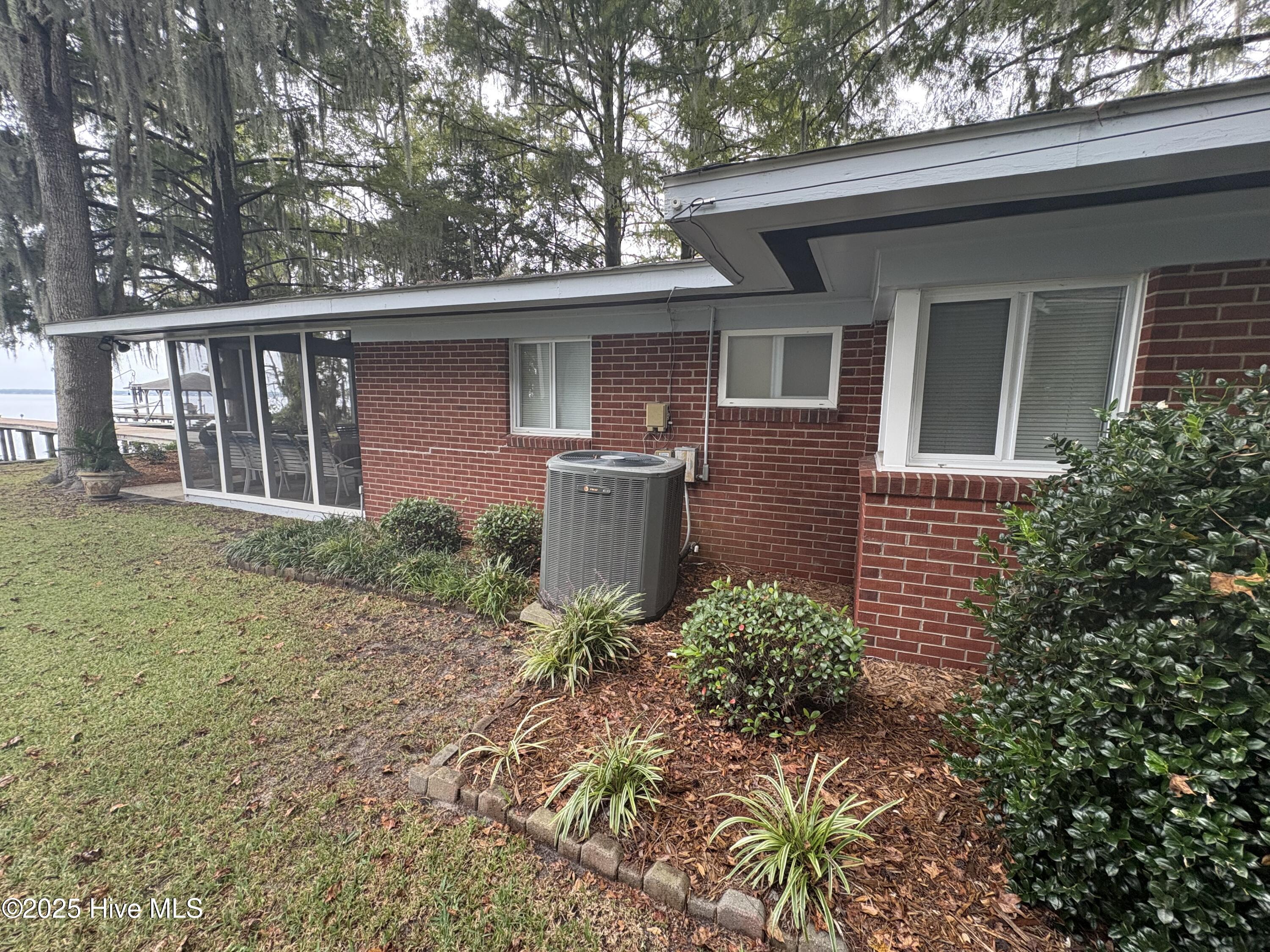 100534974 | Photo 16