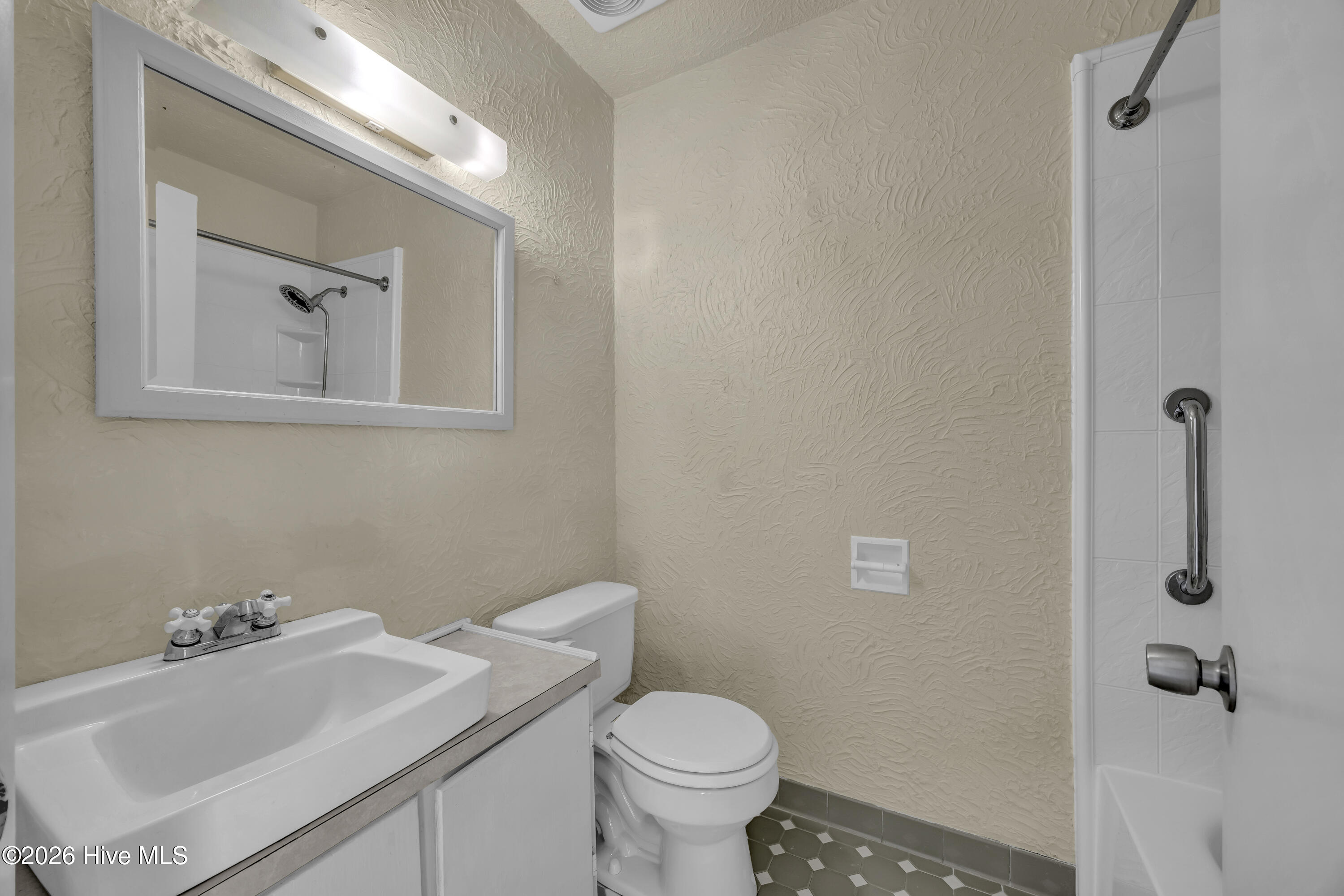 100547308 | Photo 18