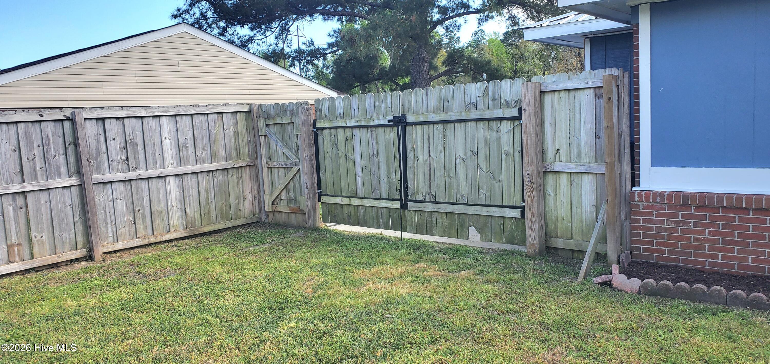 100564401 | Photo 25