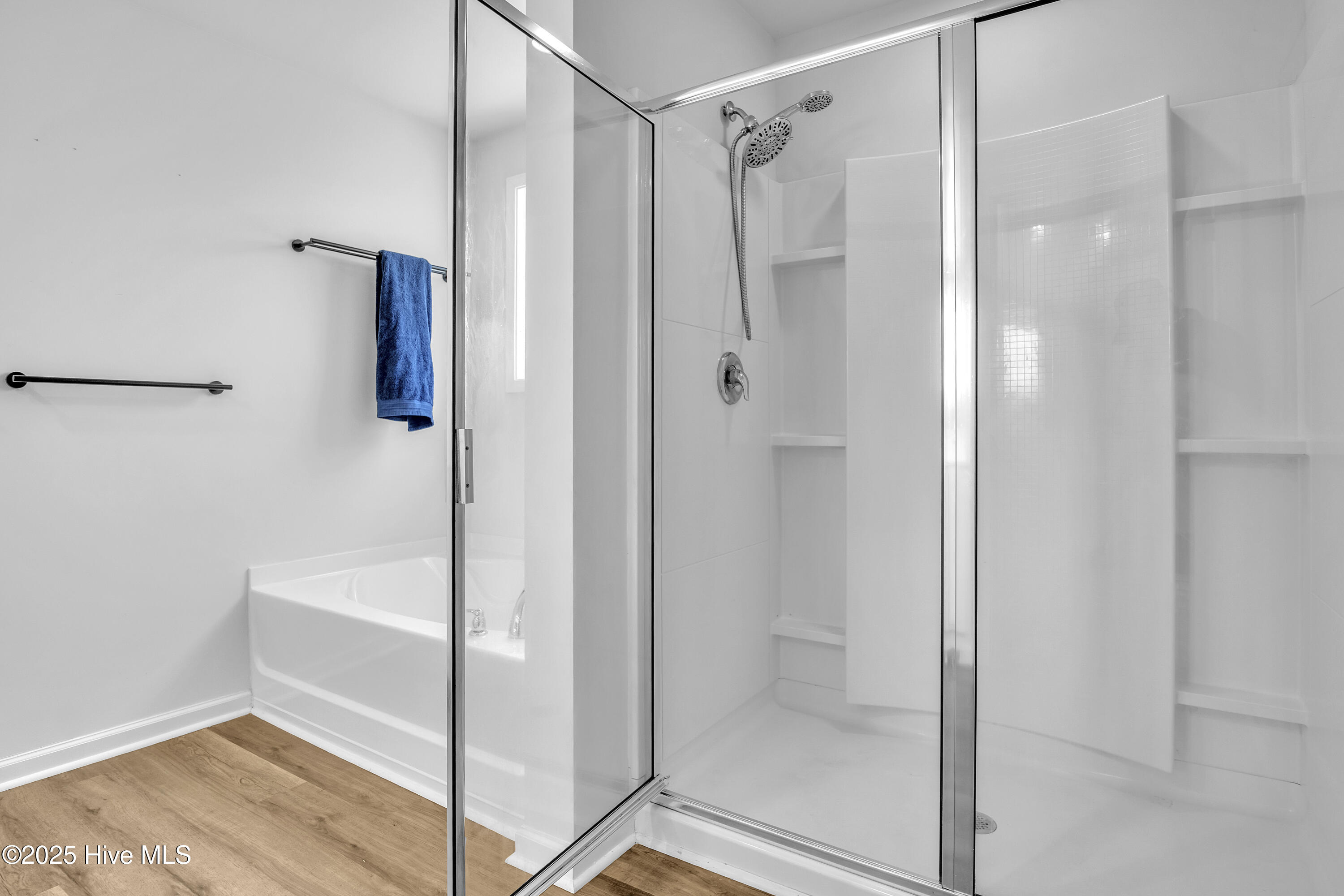 100540789 | Photo 38