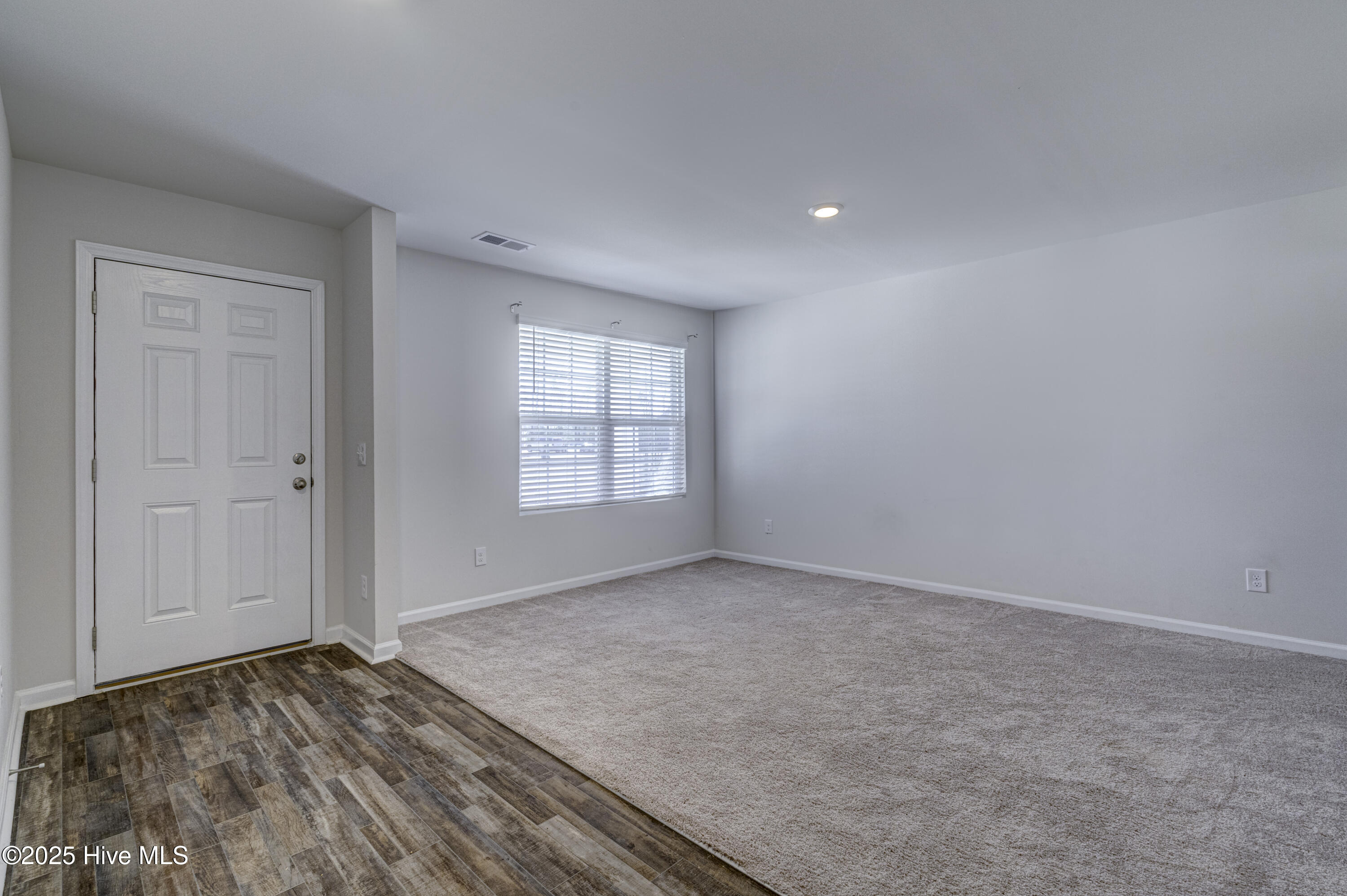 100528230 | Photo 10